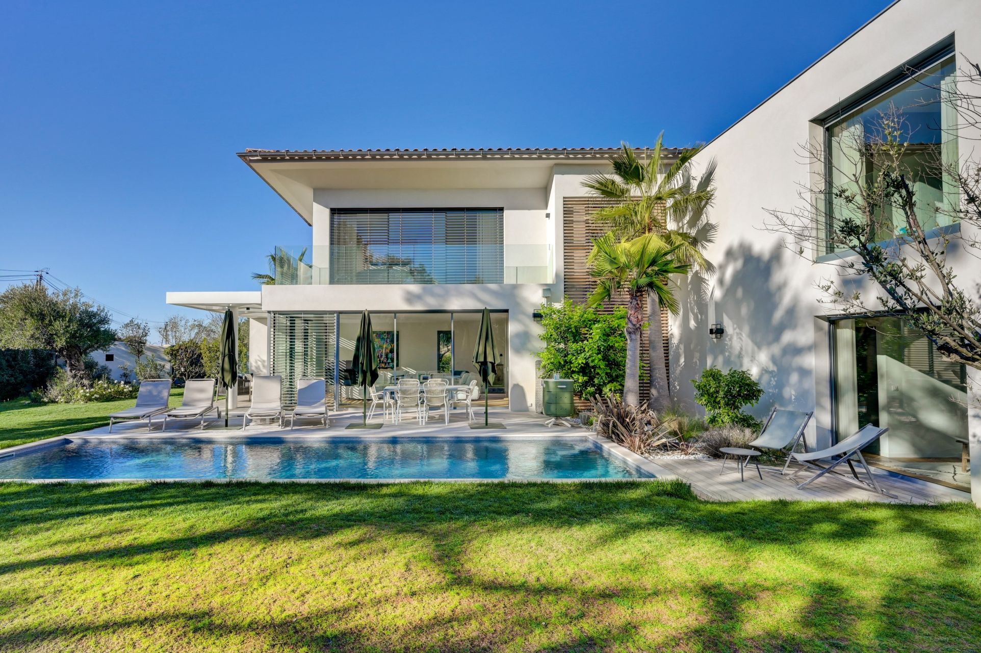 luxury house 8 Rooms for sale on AIX EN PROVENCE (13100)