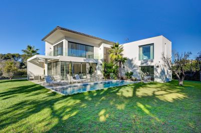 Sale Luxury house Aix-en-Provence 8 Rooms 234 m²