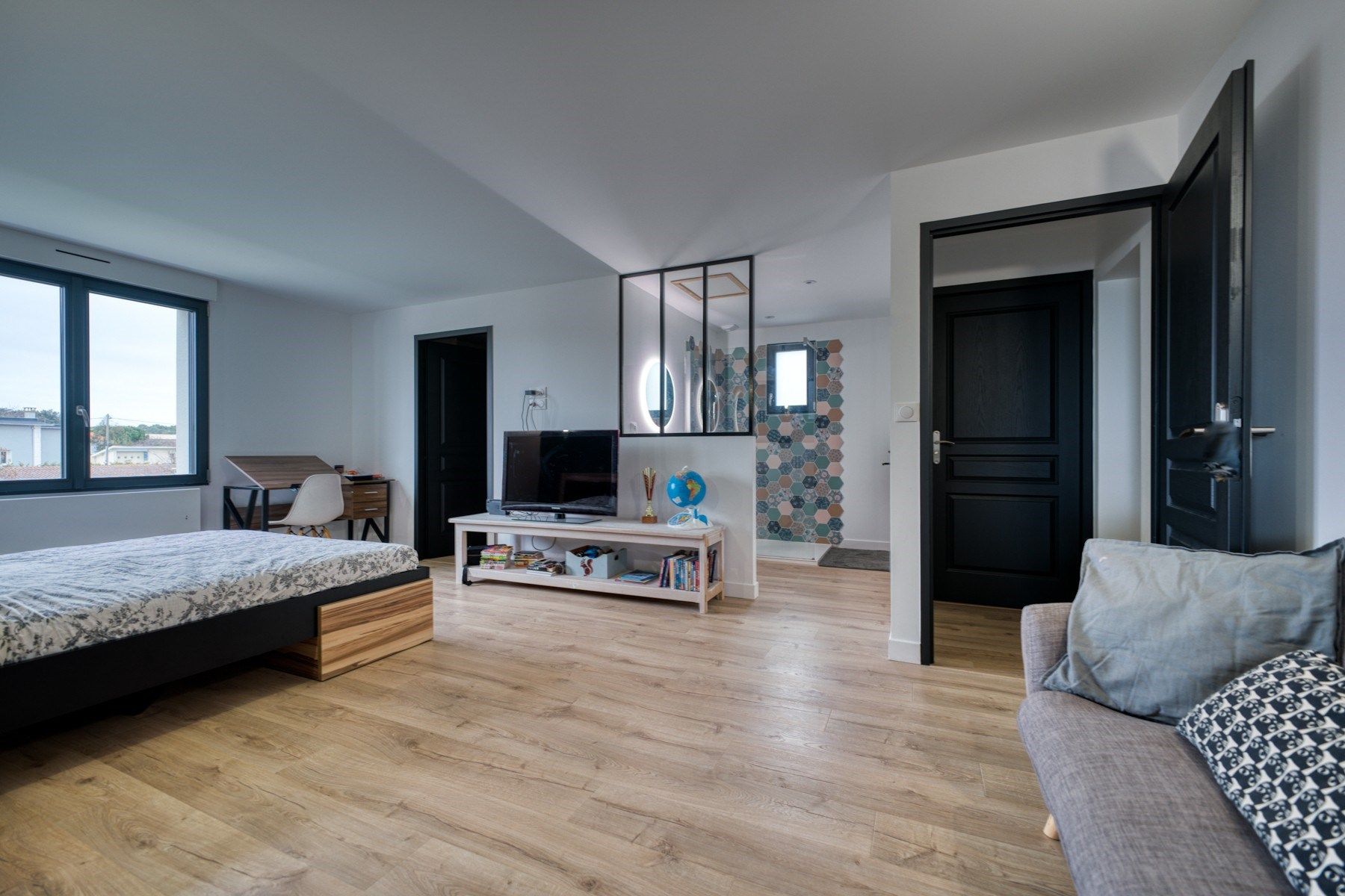 luxury villa 7 Rooms for sale on ST PALAIS SUR MER (17420)