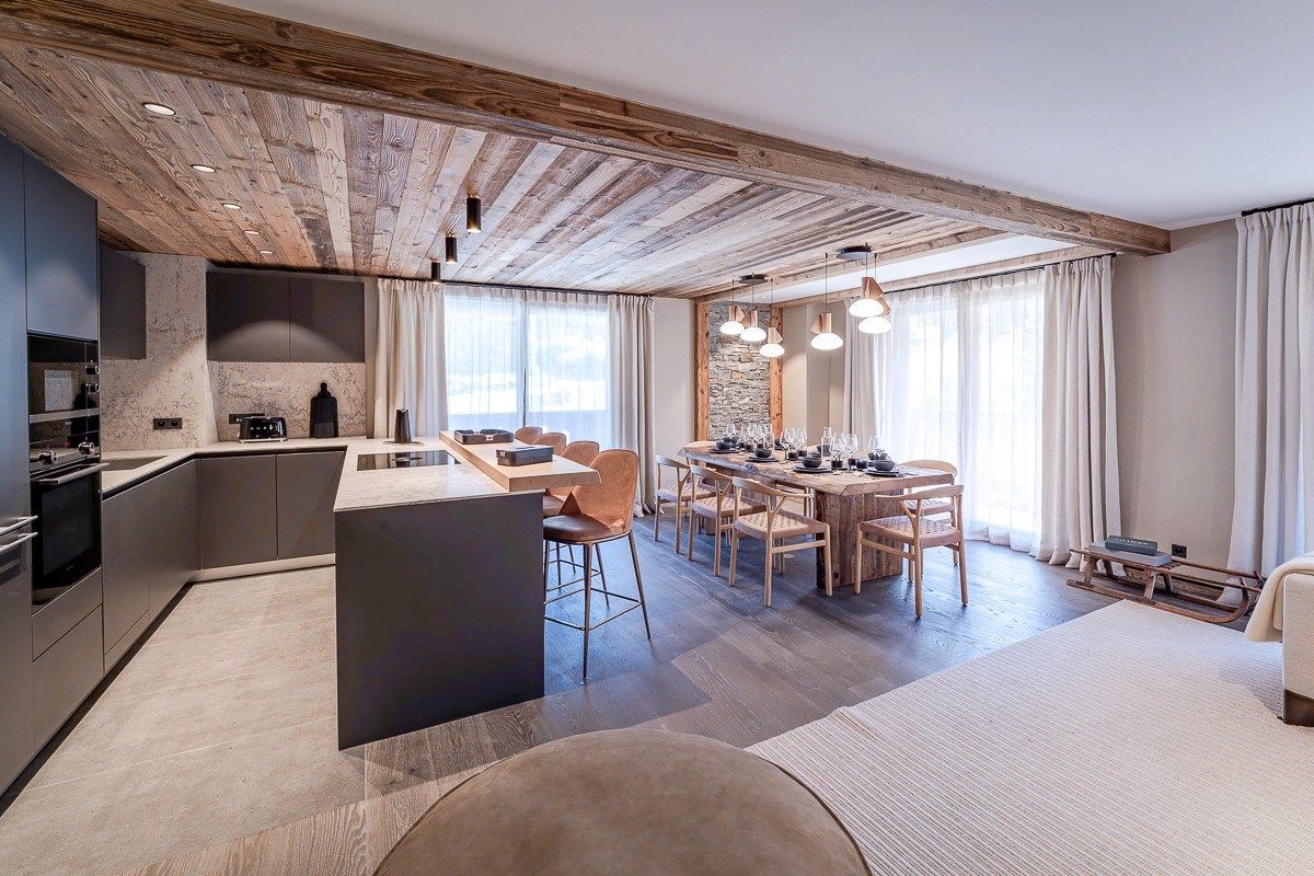 luxury apartment 5 Rooms for sale on MERIBEL LES ALLUES (73550)
