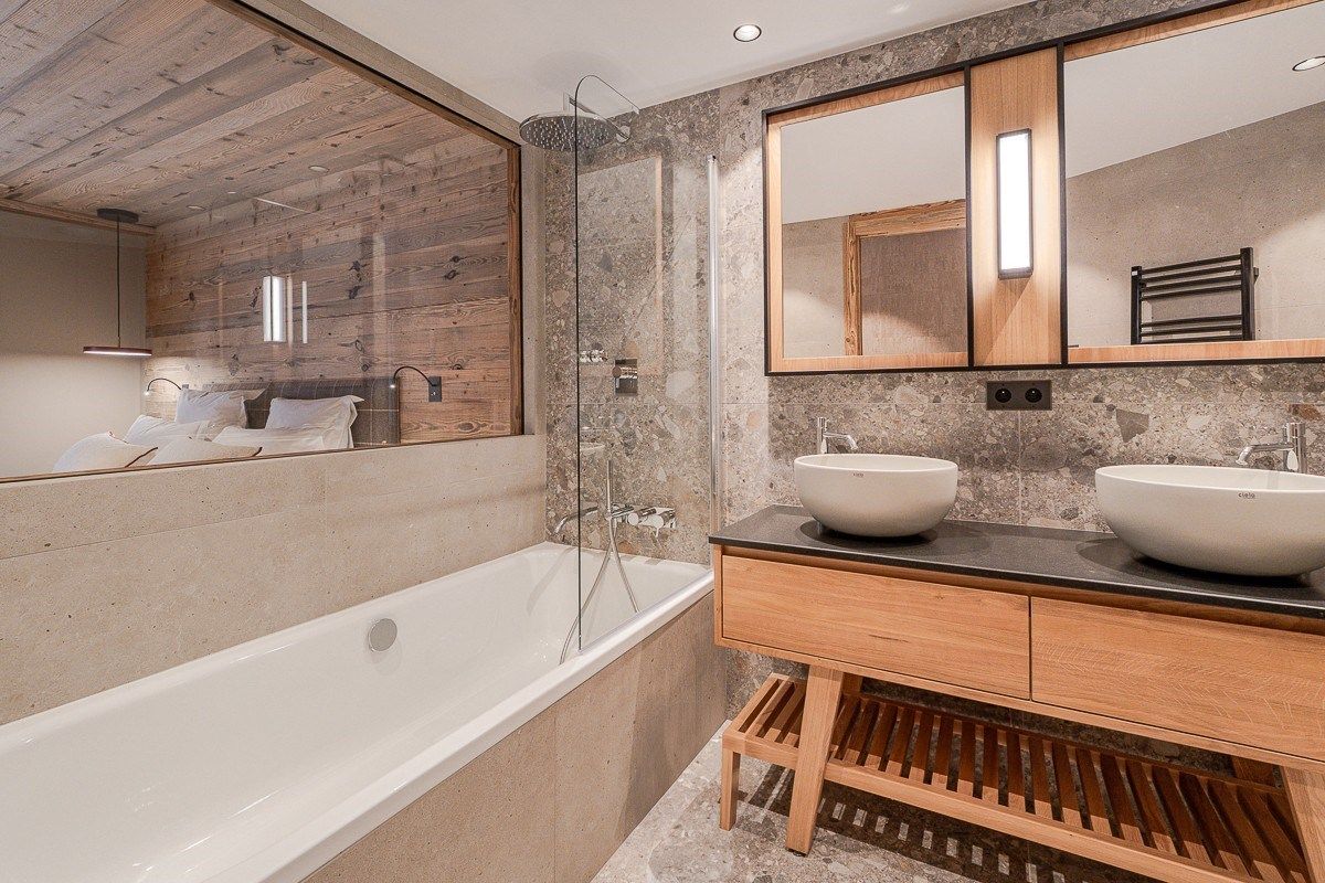 luxury apartment 5 Rooms for sale on MERIBEL LES ALLUES (73550)