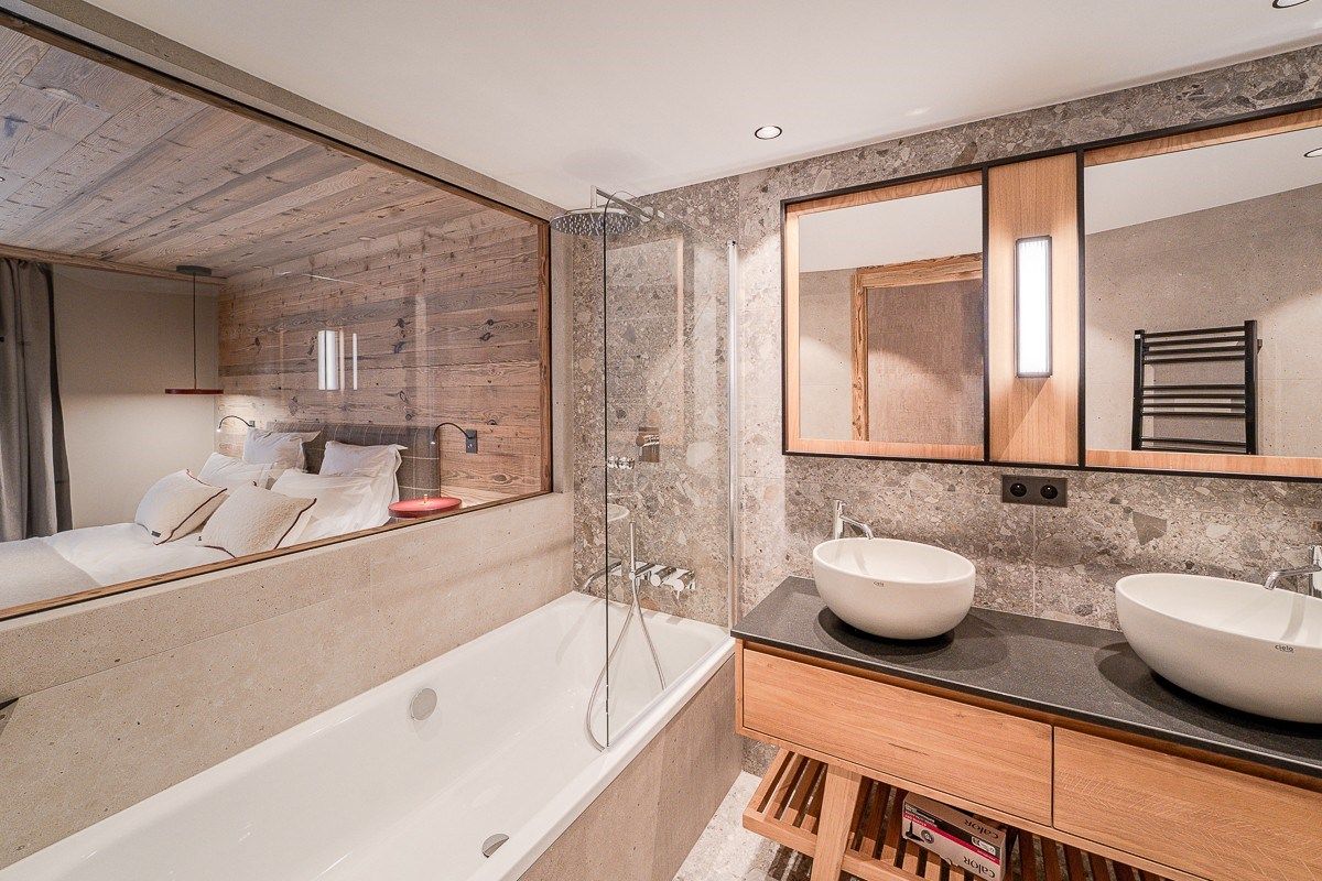 luxury apartment 5 Rooms for sale on MERIBEL LES ALLUES (73550)