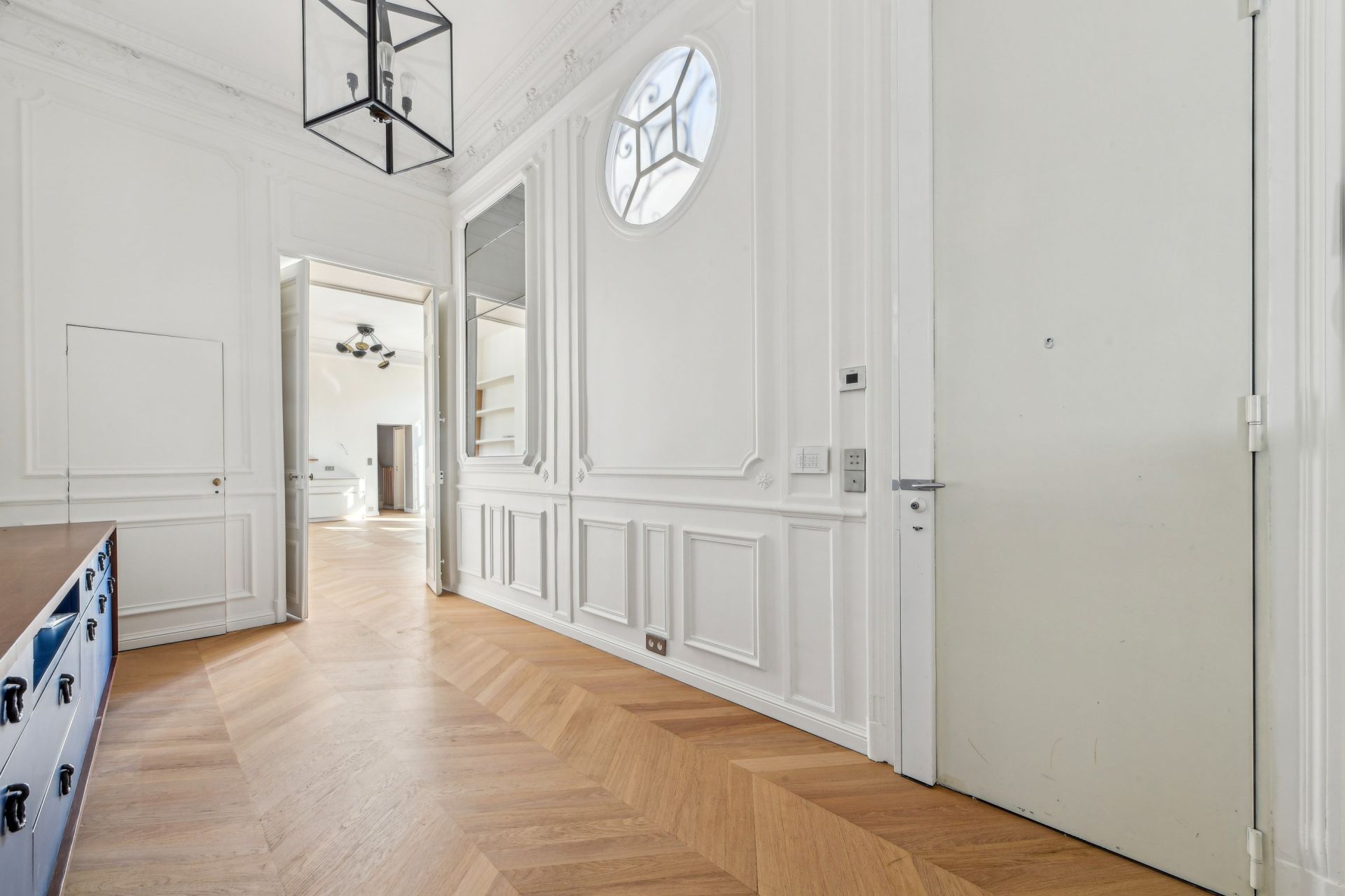 luxury apartment 5 Rooms for sale on PARIS (75008)