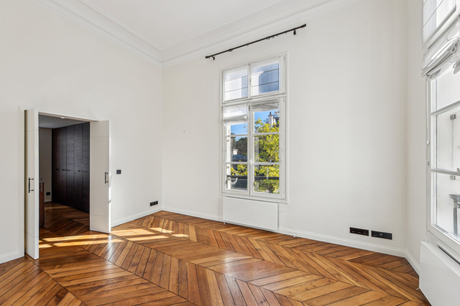luxury apartment 5 Rooms for sale on PARIS (75008)