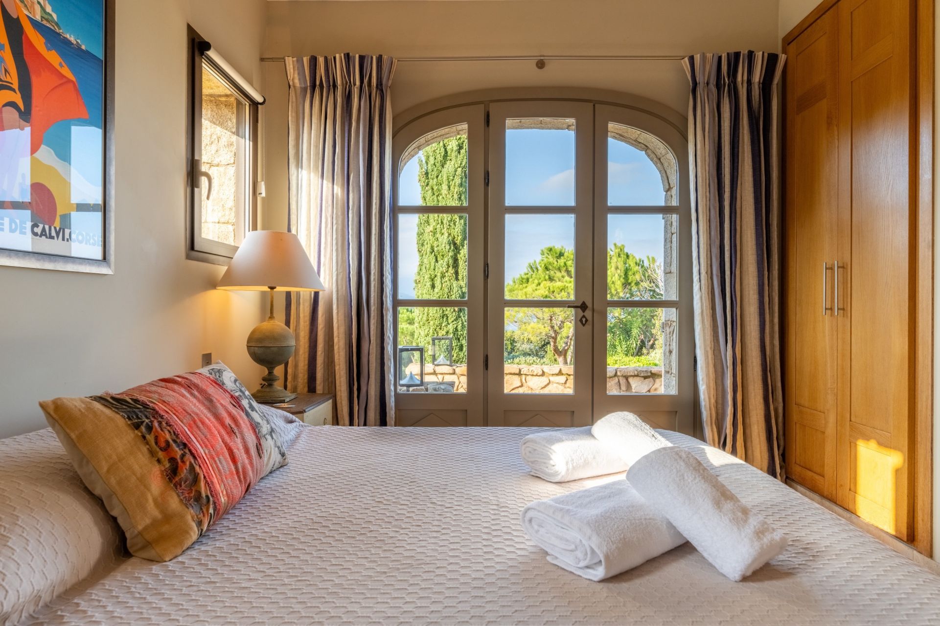luxury villa 6 Rooms for seasonal rent on PORTO VECCHIO (20137)