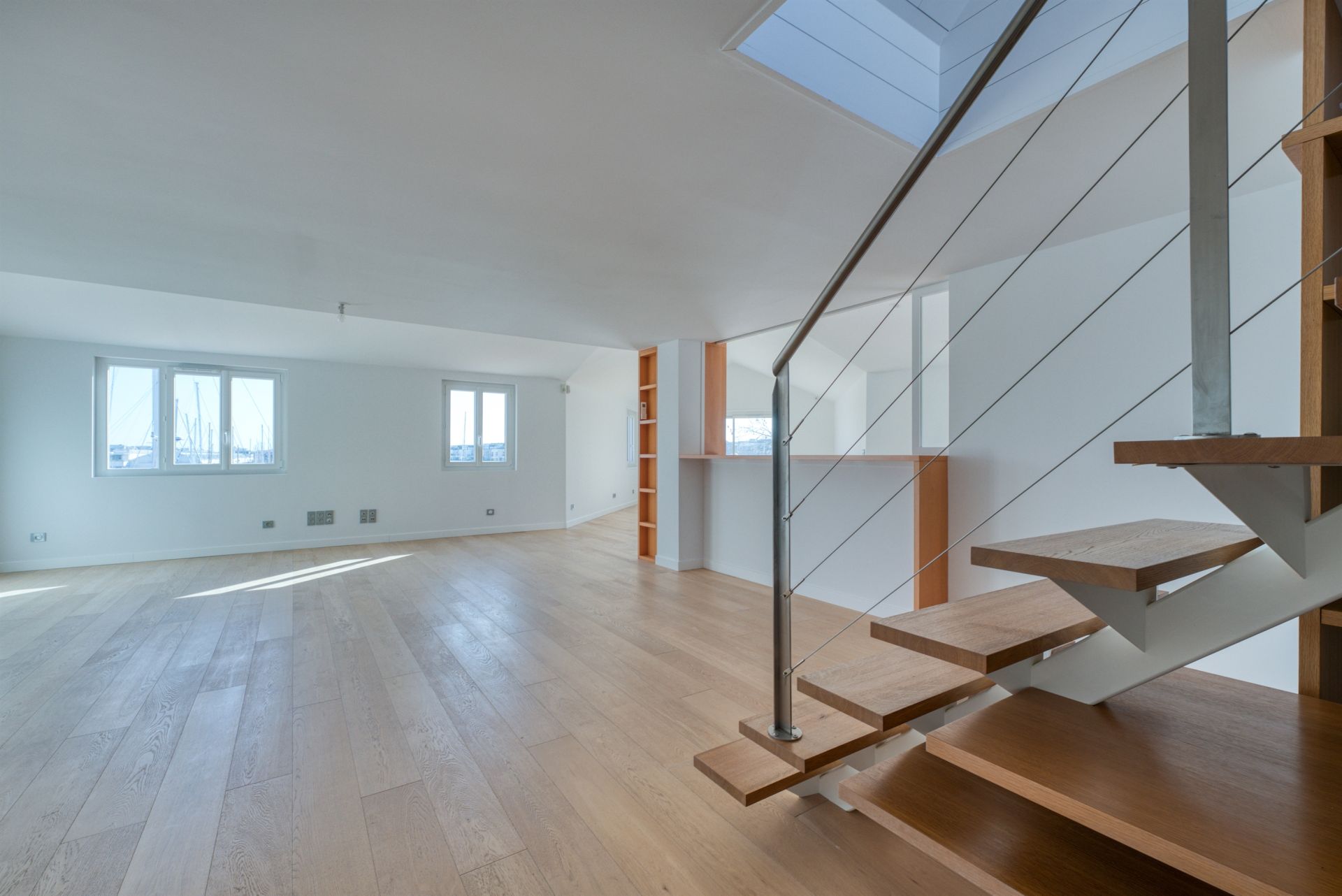 luxury apartment 4 Rooms for sale on LA ROCHELLE (17000)