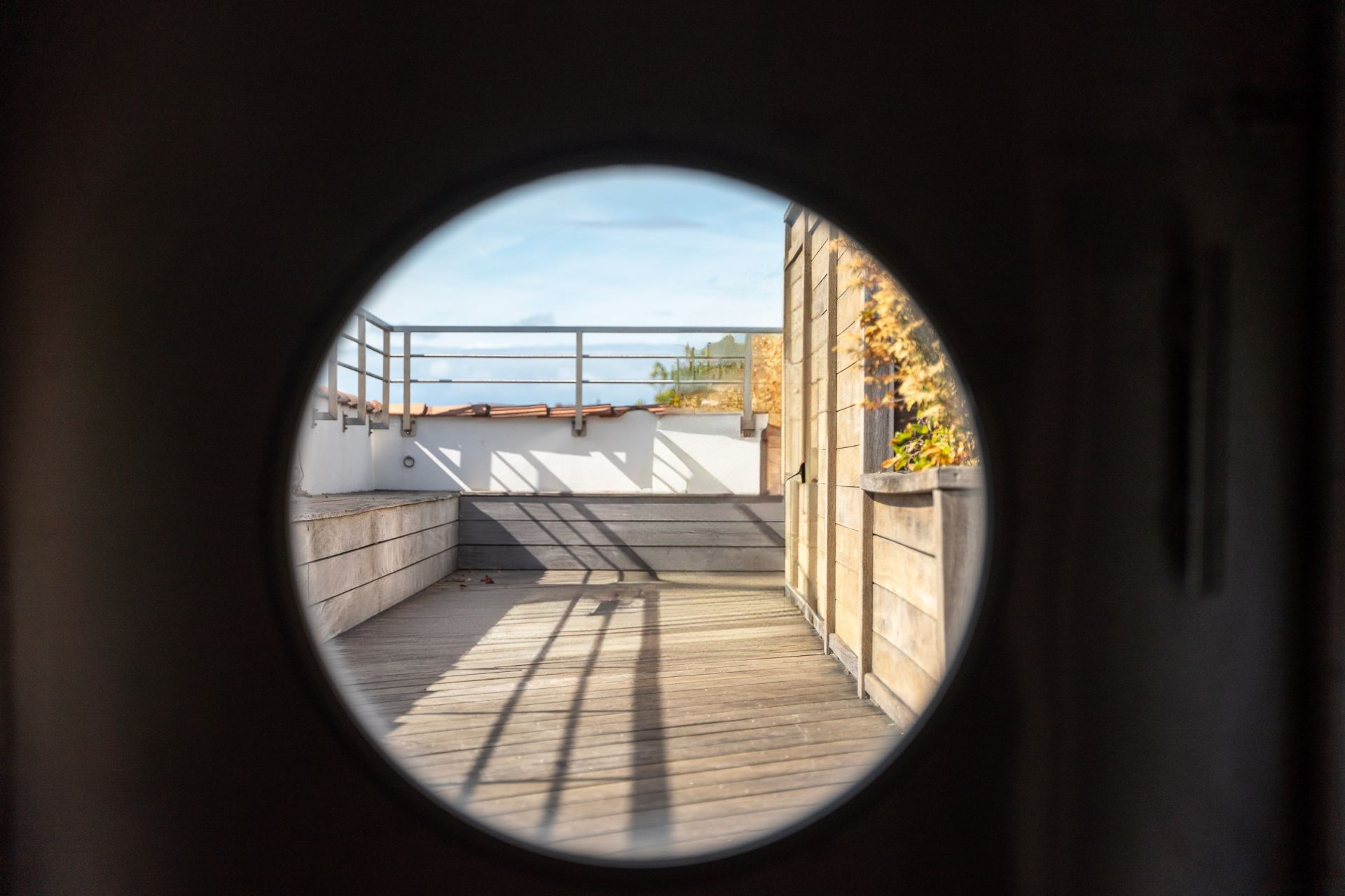 luxury apartment 4 Rooms for sale on LA ROCHELLE (17000)