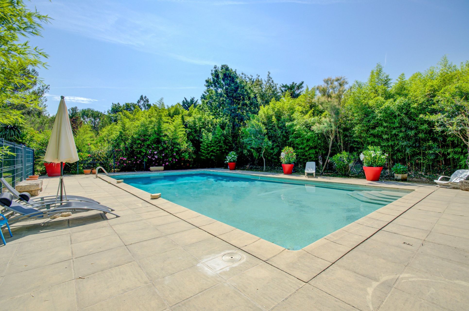 luxury house 12 Rooms for sale on AIX EN PROVENCE (13100)