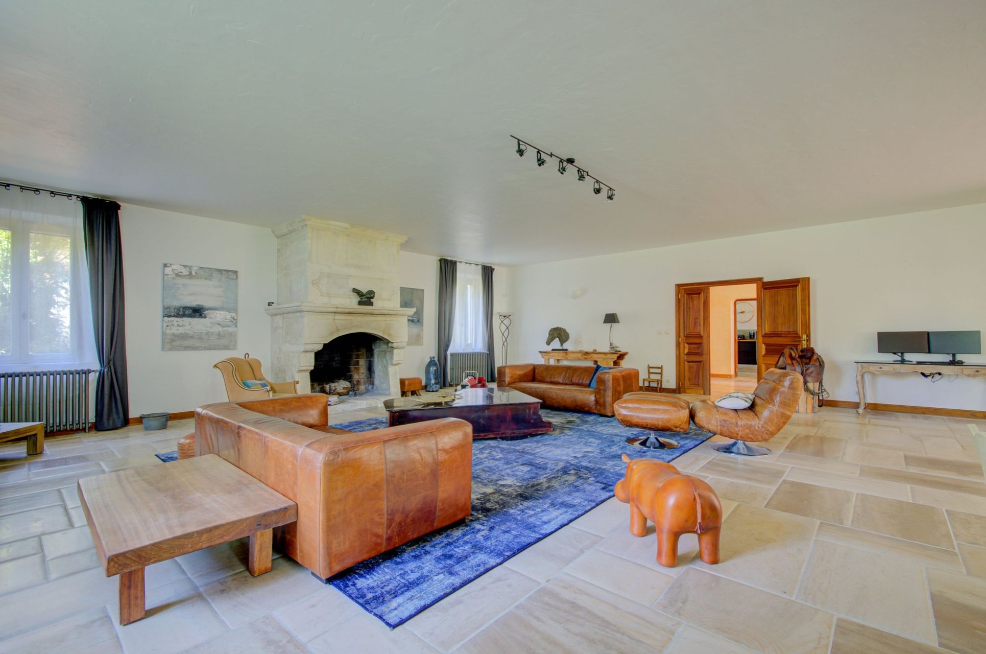 luxury house 12 Rooms for sale on AIX EN PROVENCE (13100)
