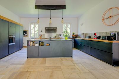 Sale Luxury house Aix-en-Provence 12 Rooms 890 m²