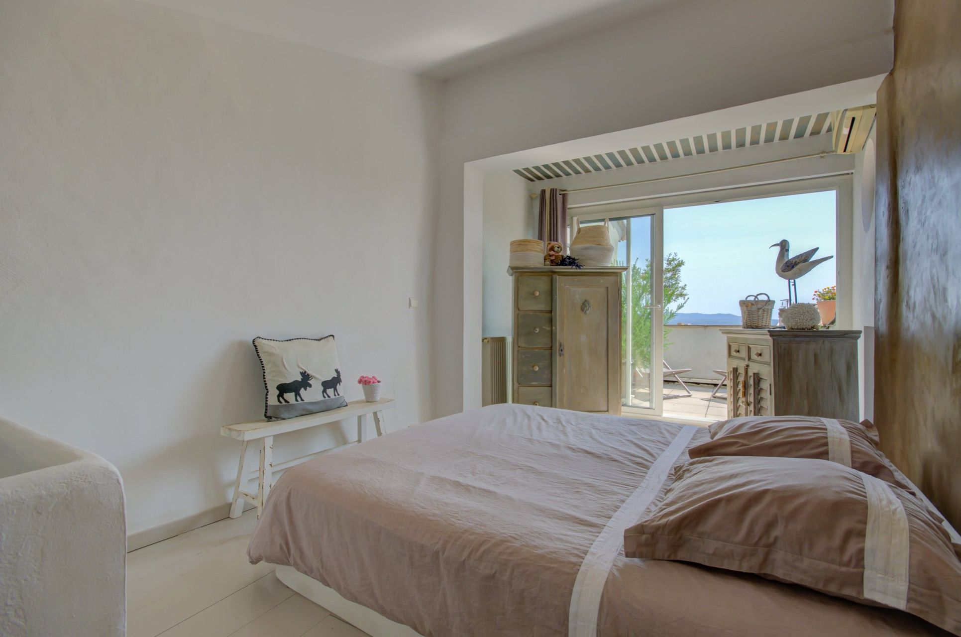 luxury house 6 Rooms for sale on AIX EN PROVENCE (13100)