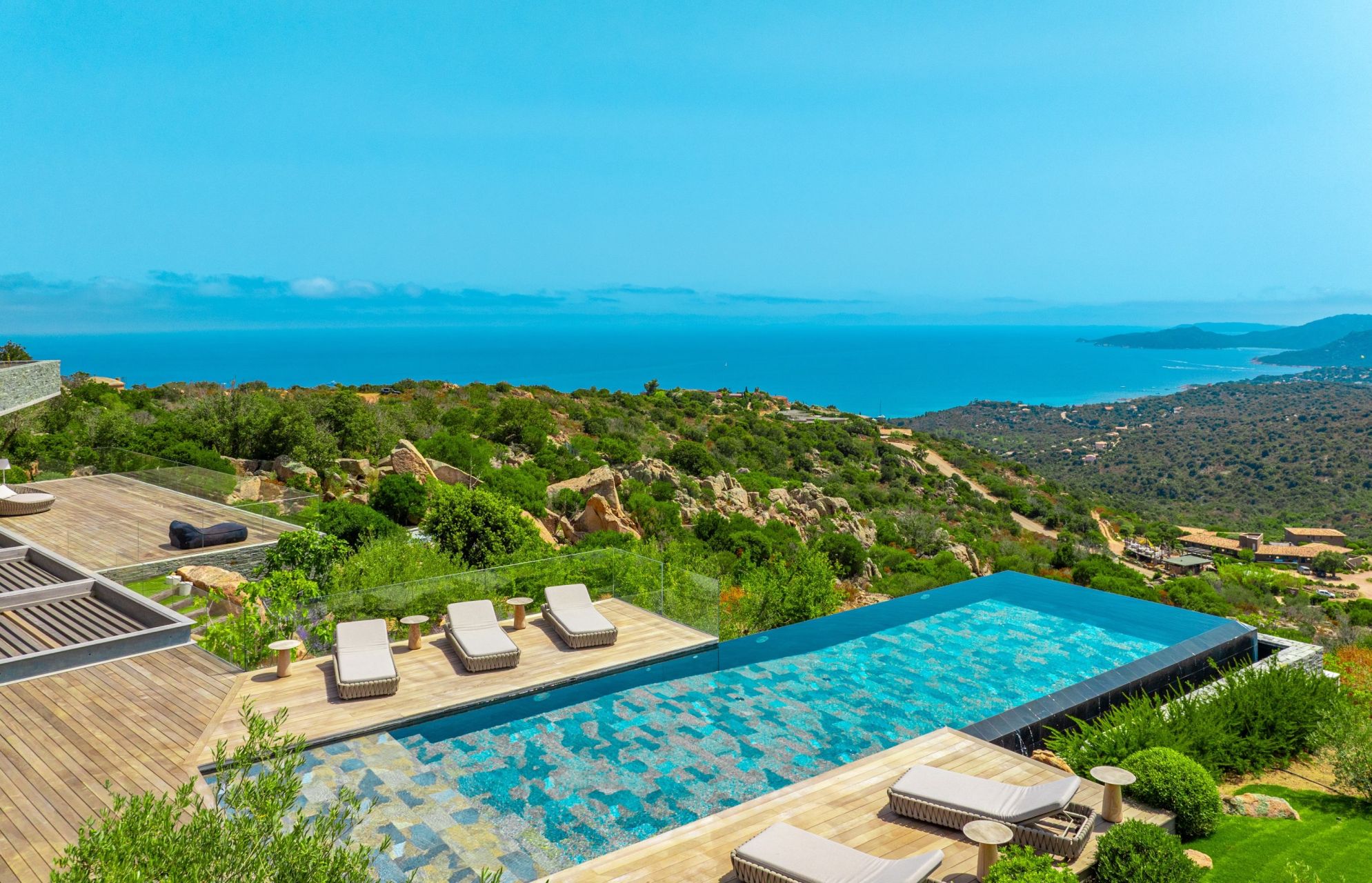 villa de luxe 6 Pièces en location saisonnière sur PORTO VECCHIO (20137)