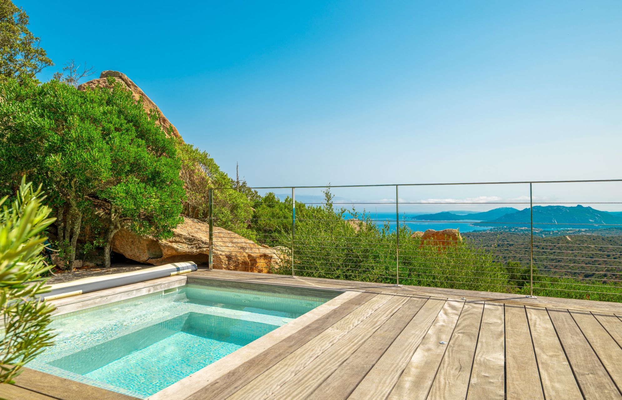 villa de luxe 6 Pièces en location saisonnière sur PORTO VECCHIO (20137)