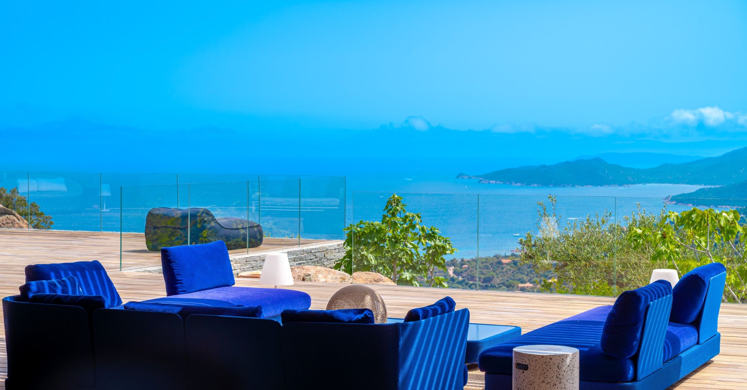 villa de luxe 6 Pièces en location saisonnière sur PORTO VECCHIO (20137)
