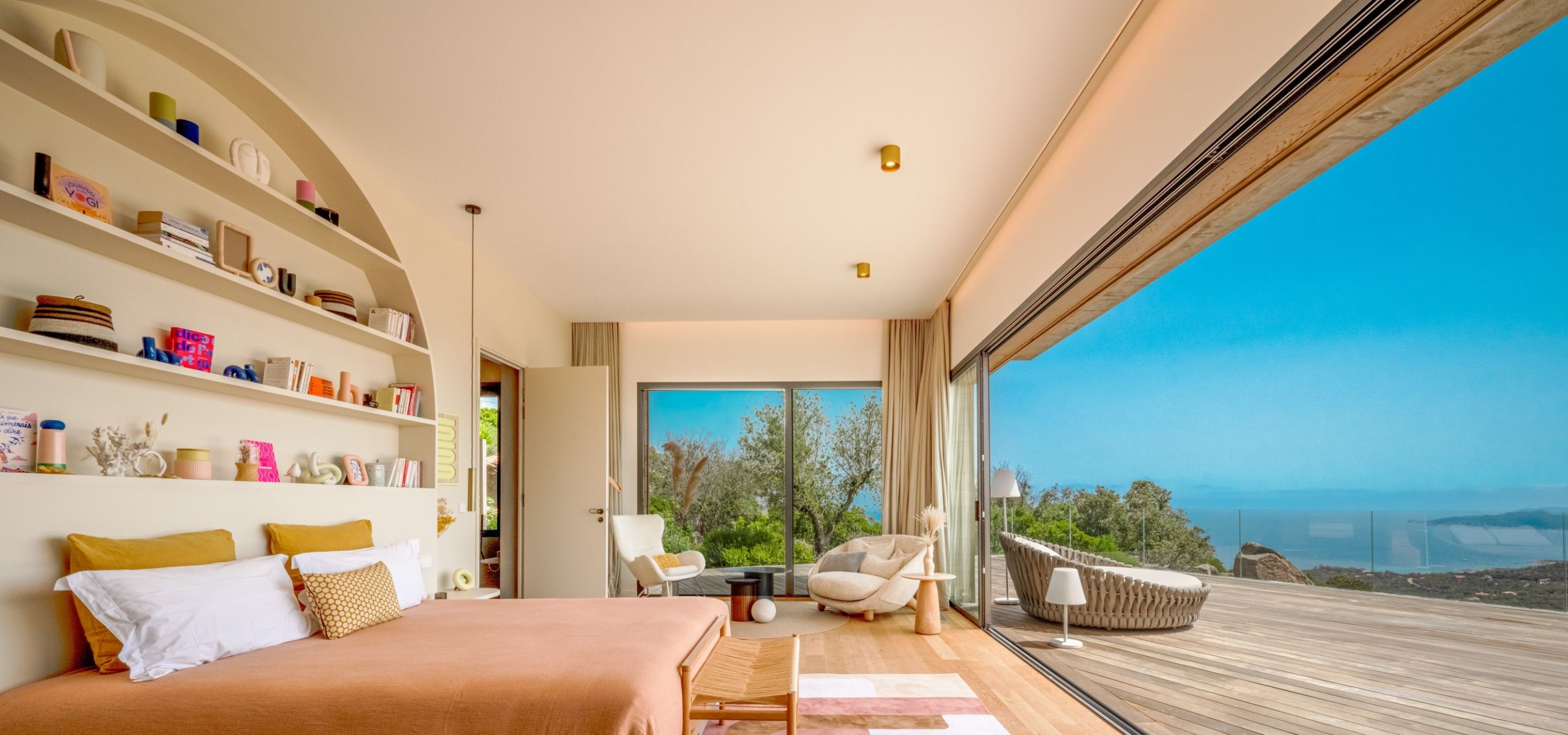 villa de luxe 6 Pièces en location saisonnière sur PORTO VECCHIO (20137)