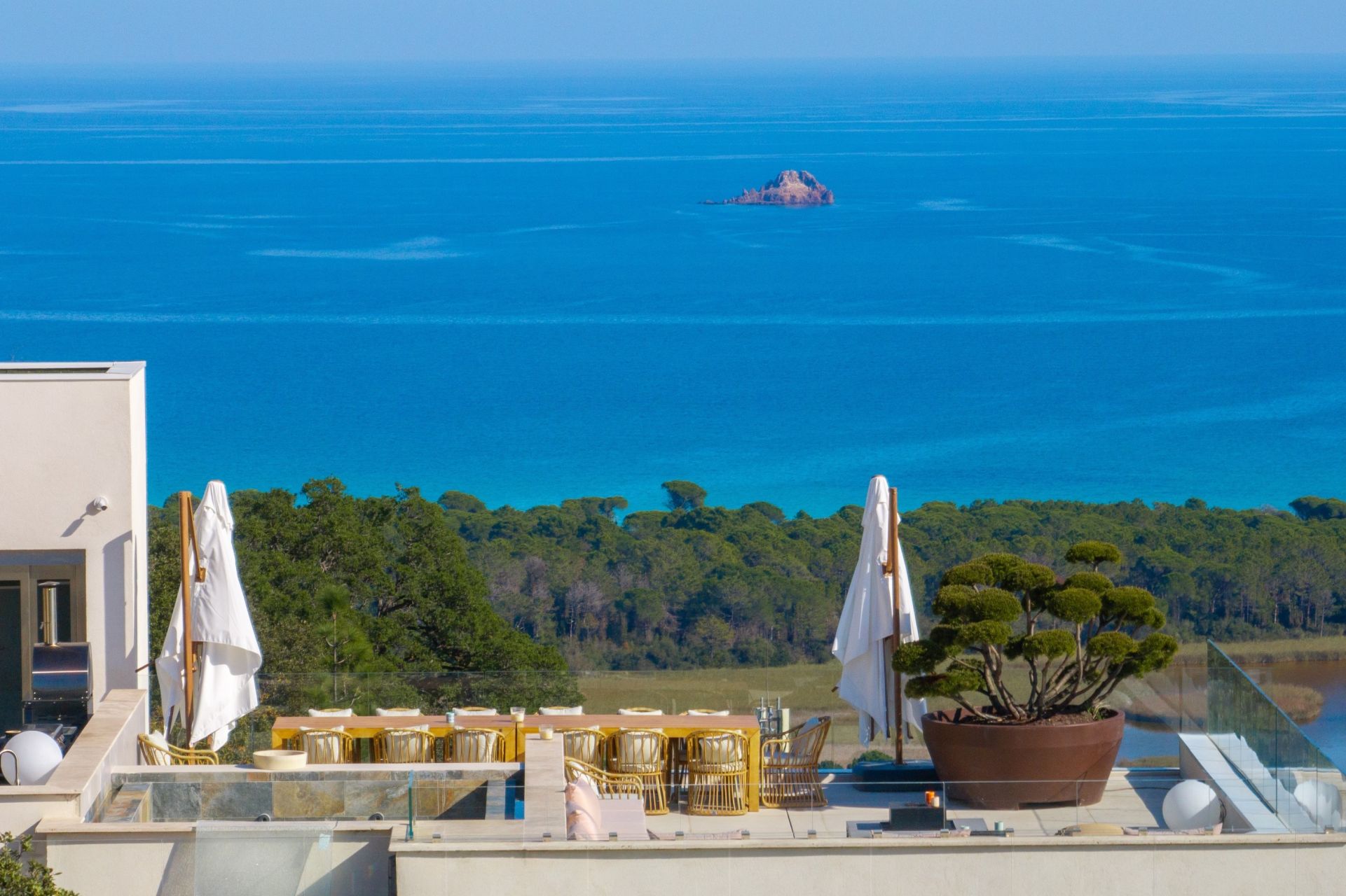 villa de luxe 10 Pièces en location saisonnière sur STE LUCIE DE PORTO VECCHIO (20144)
