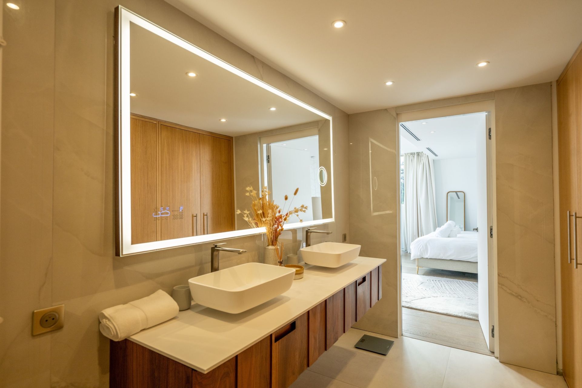 villa de luxe 10 Pièces en location saisonnière sur STE LUCIE DE PORTO VECCHIO (20144)
