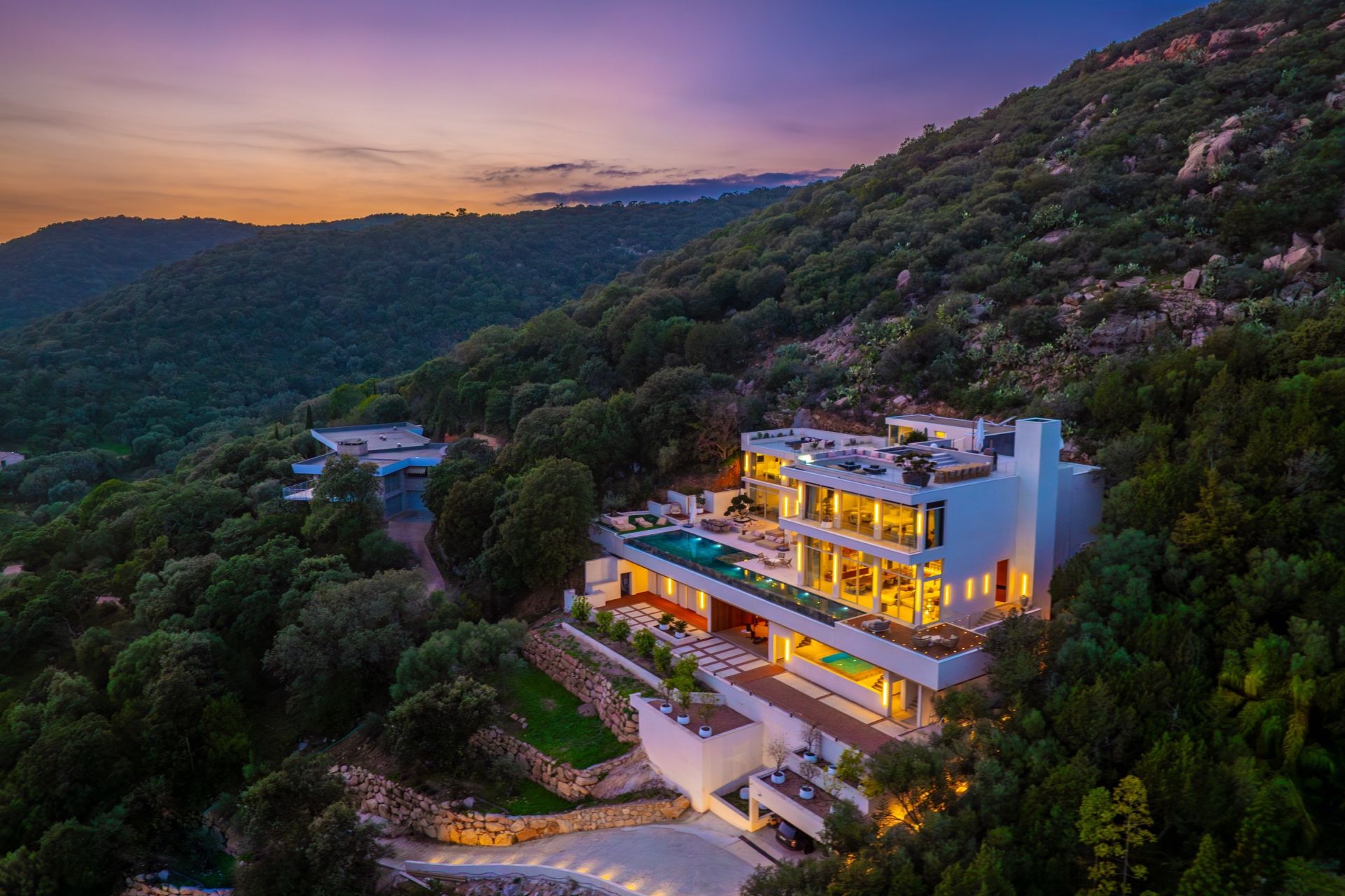 villa de luxe 10 Pièces en location saisonnière sur STE LUCIE DE PORTO VECCHIO (20144)