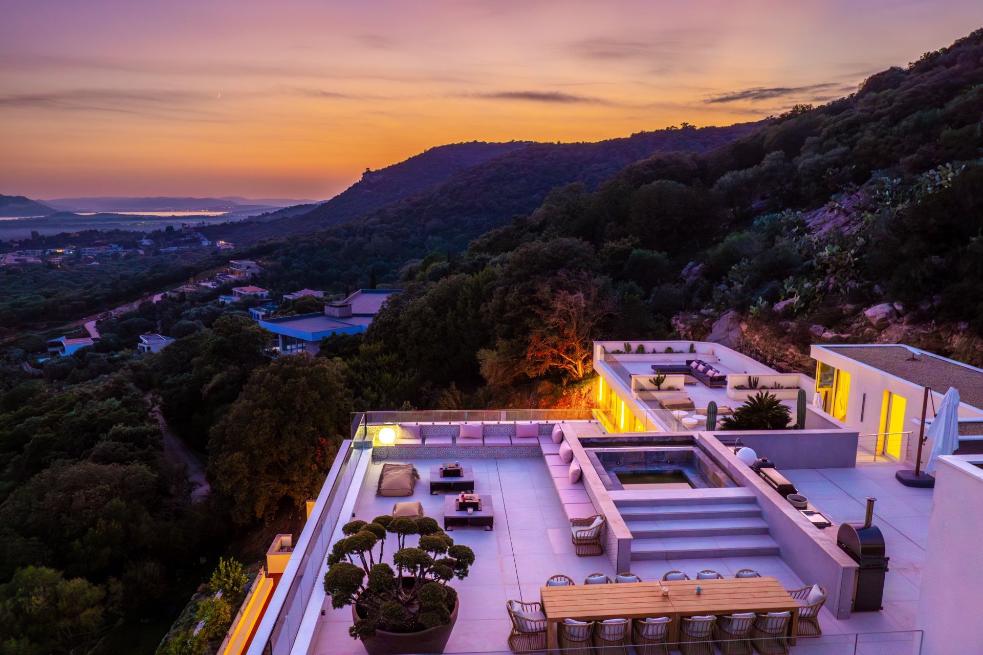 villa de luxe 10 Pièces en location saisonnière sur STE LUCIE DE PORTO VECCHIO (20144)