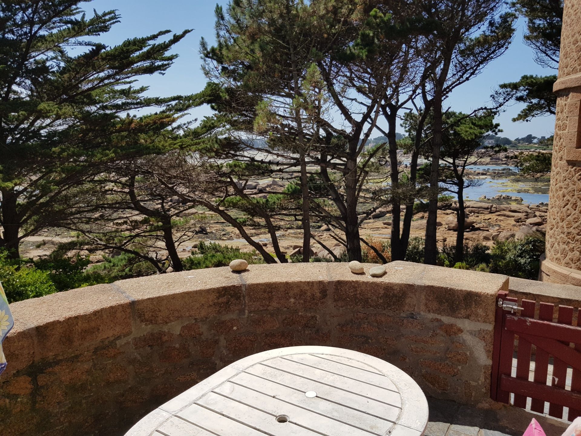 luxury house 10 Rooms for sale on TREGASTEL (22730)