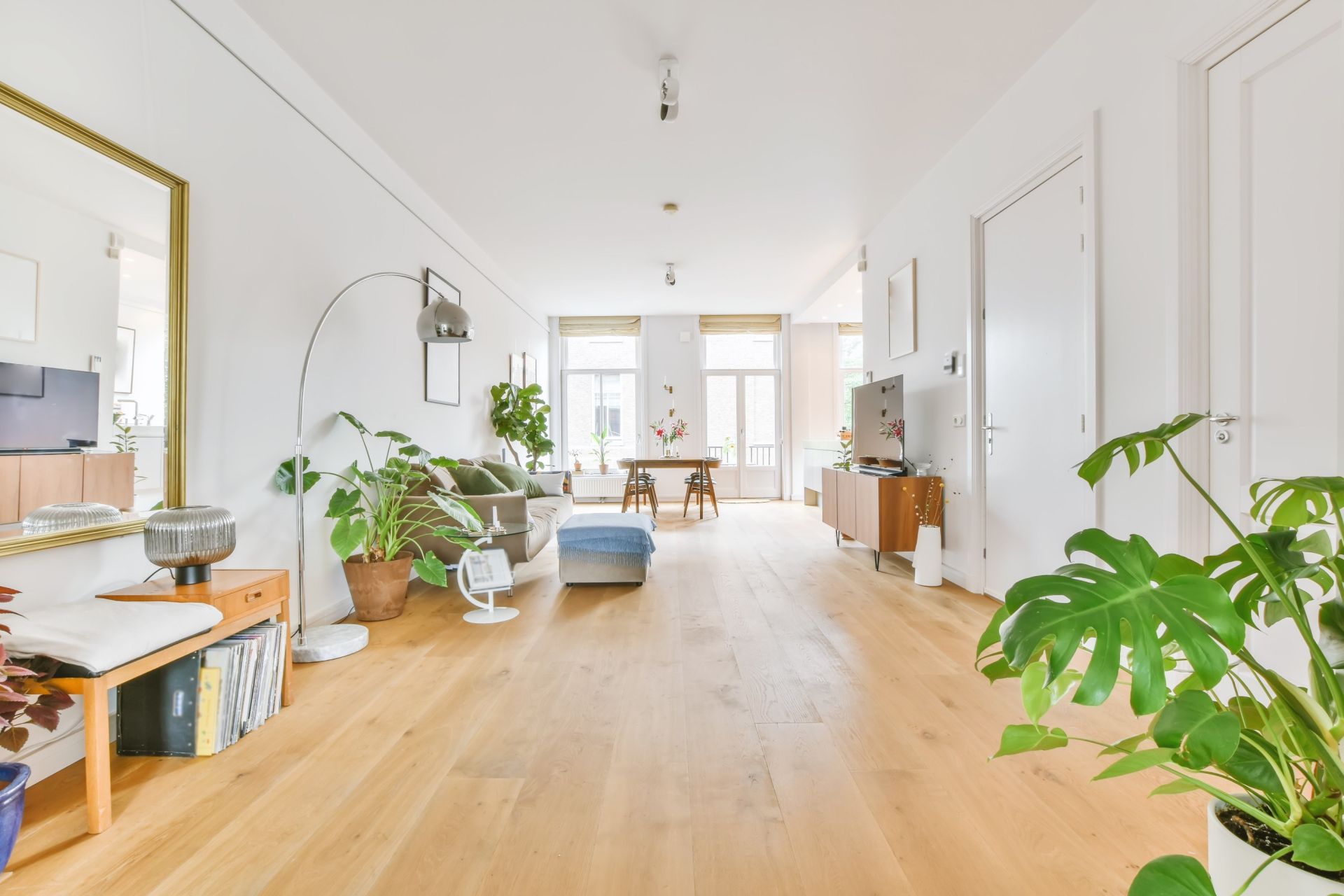 luxury house 5 Rooms for sale on MONTPELLIER (34000)