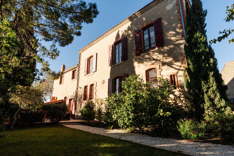 luxury house 11 Rooms for sale on FONTCOUVERTE (11700)