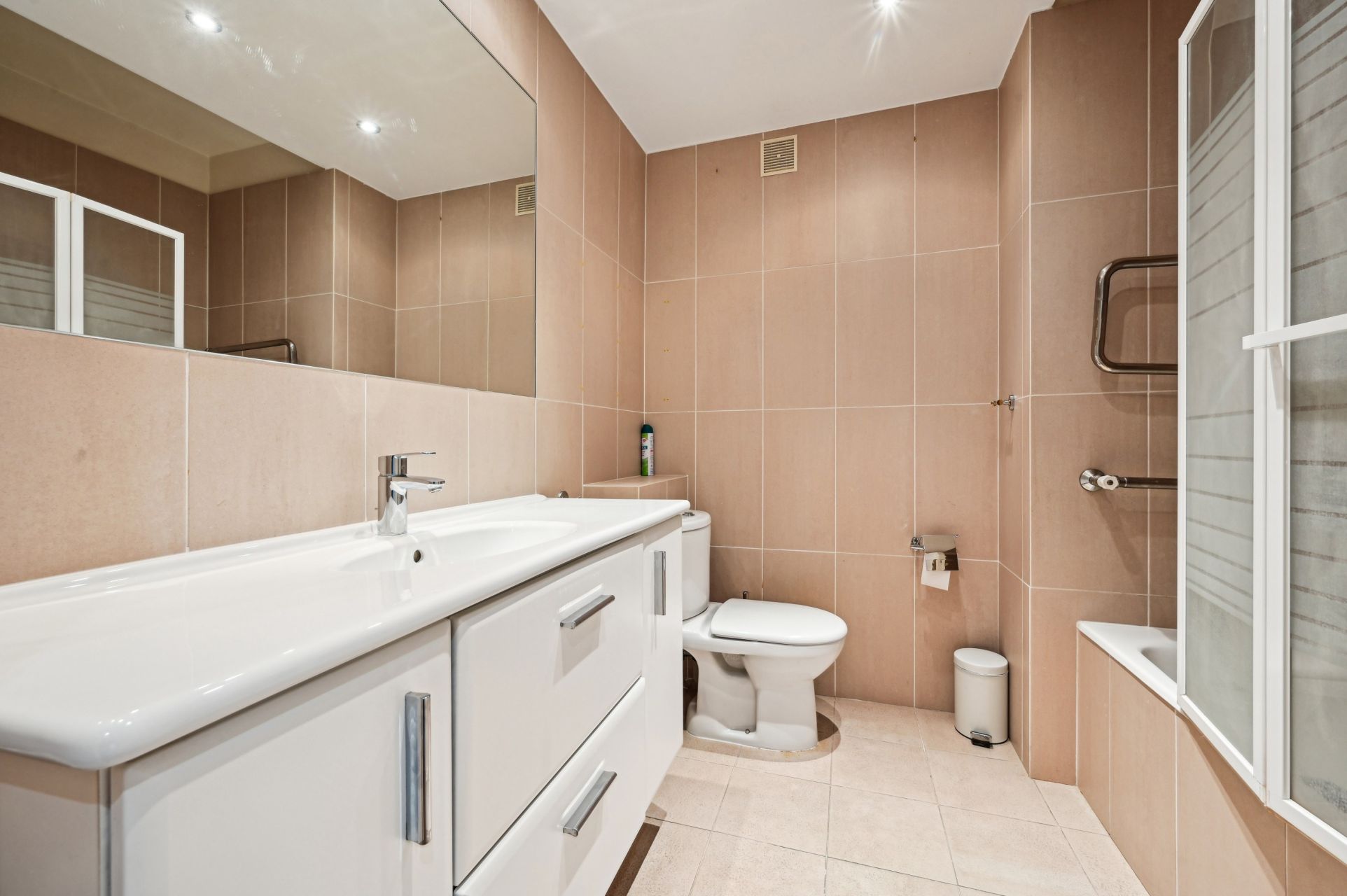 luxury apartment 5 Rooms for rent on PARIS (75007)