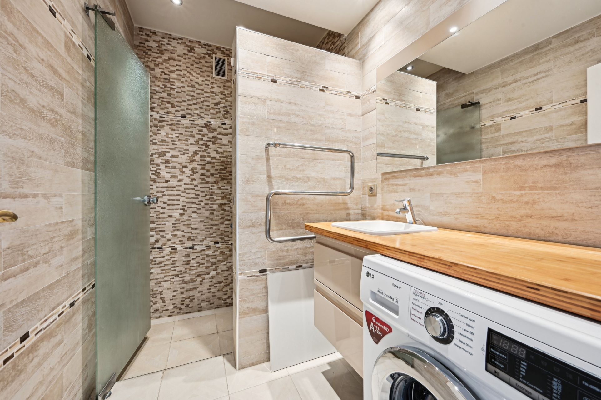 luxury apartment 5 Rooms for rent on PARIS (75007)