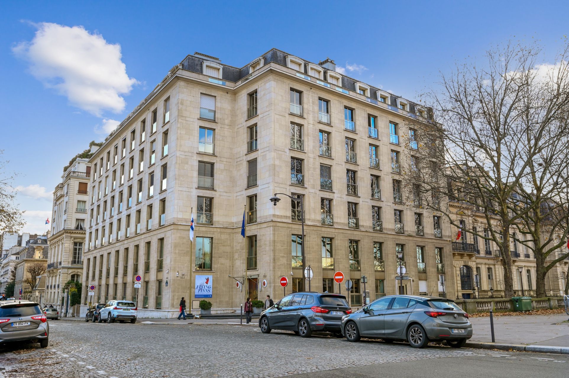 luxury apartment 5 Rooms for rent on PARIS (75007)