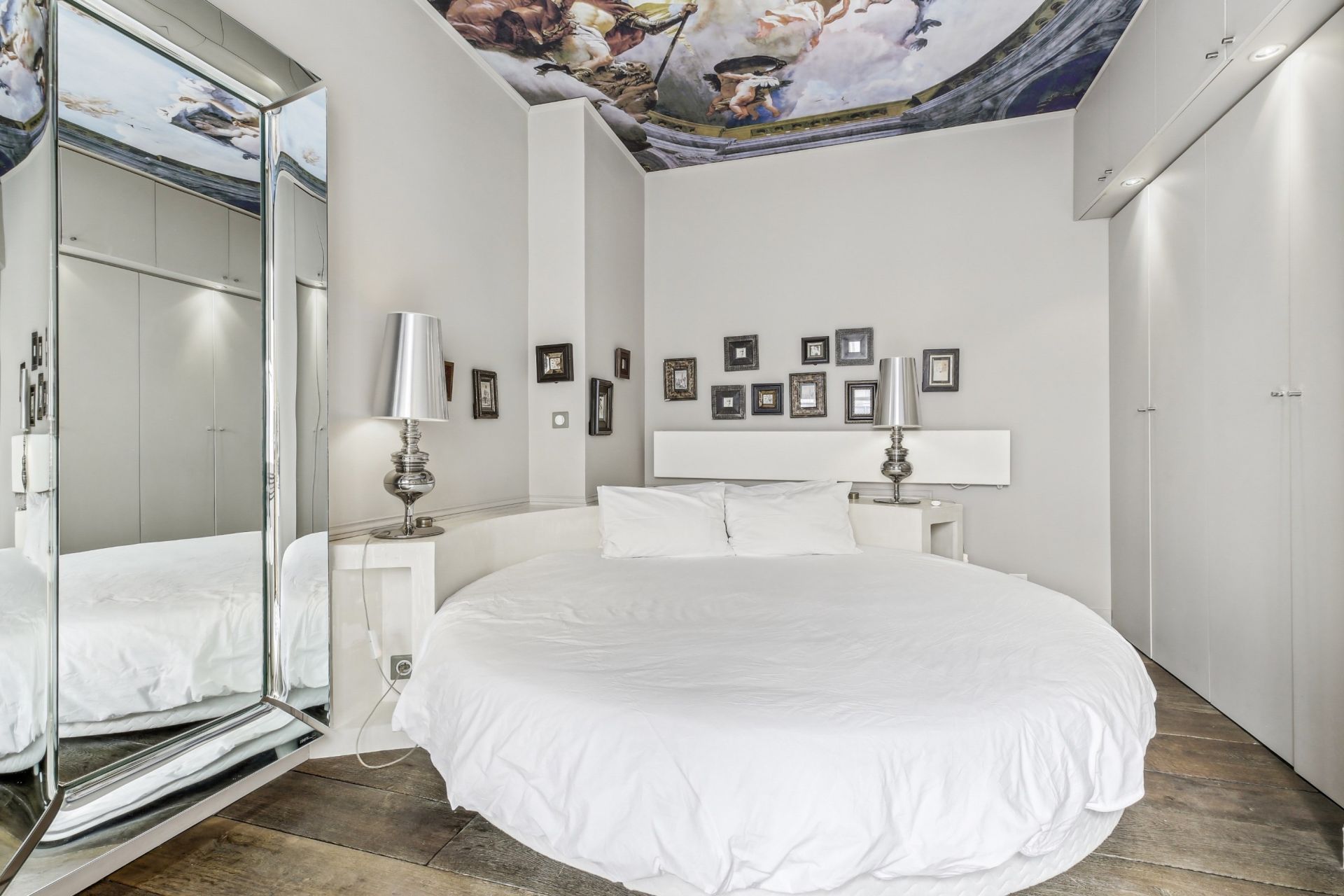 luxury apartment 2 Rooms for sale on PARIS (75001)