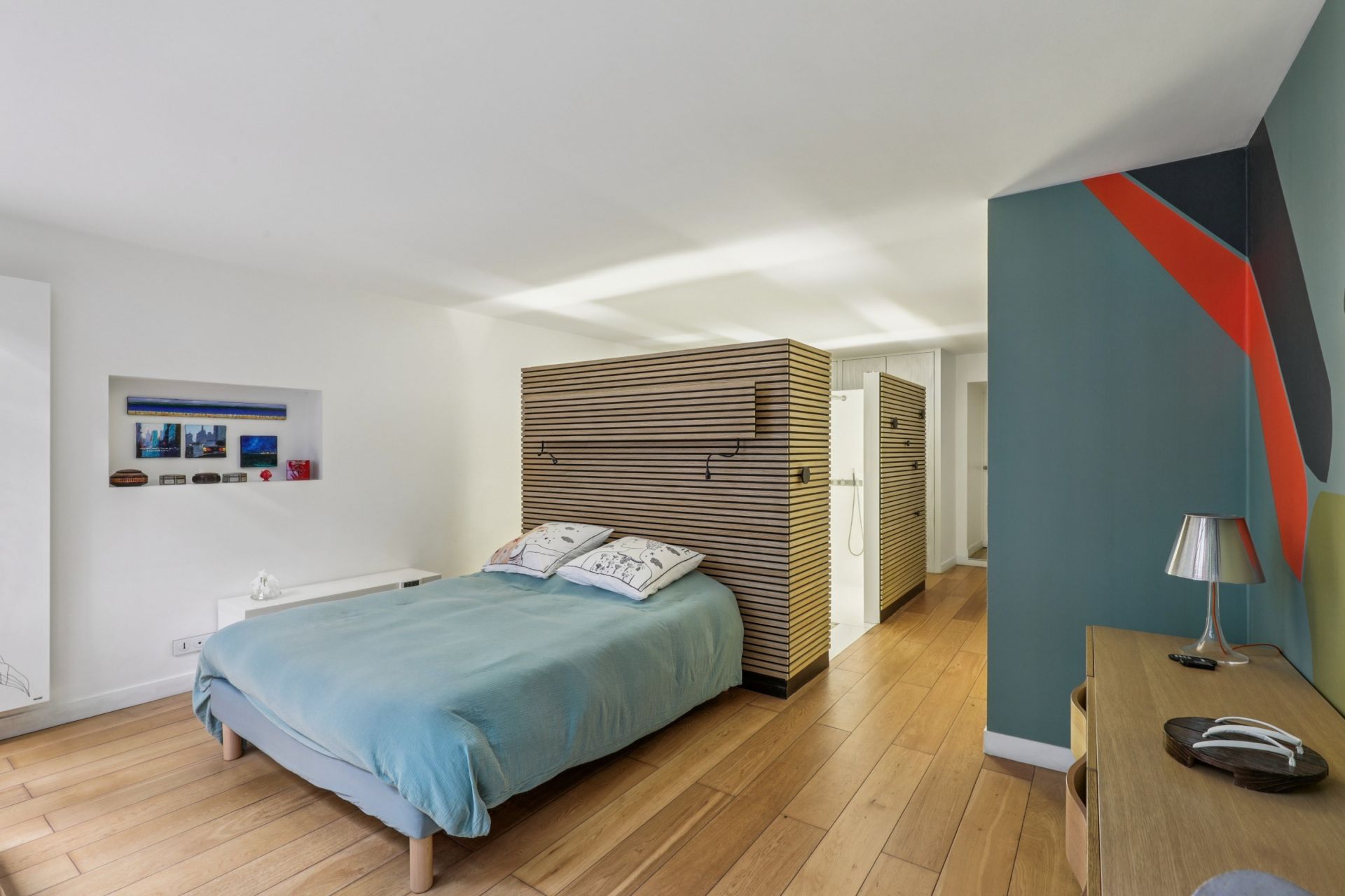 luxury house 6 Rooms for sale on PARIS (75018)