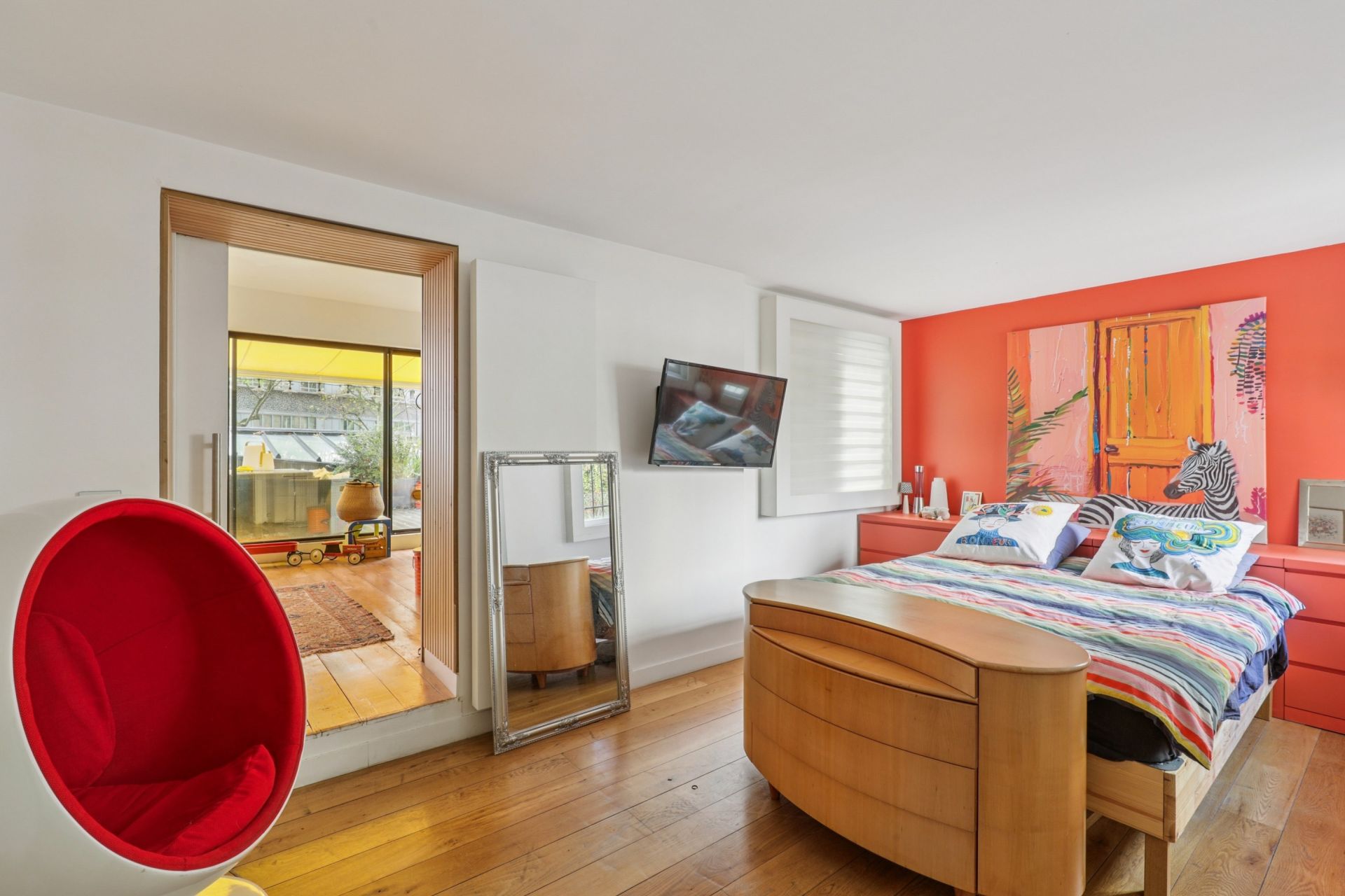 luxury house 6 Rooms for sale on PARIS (75018)