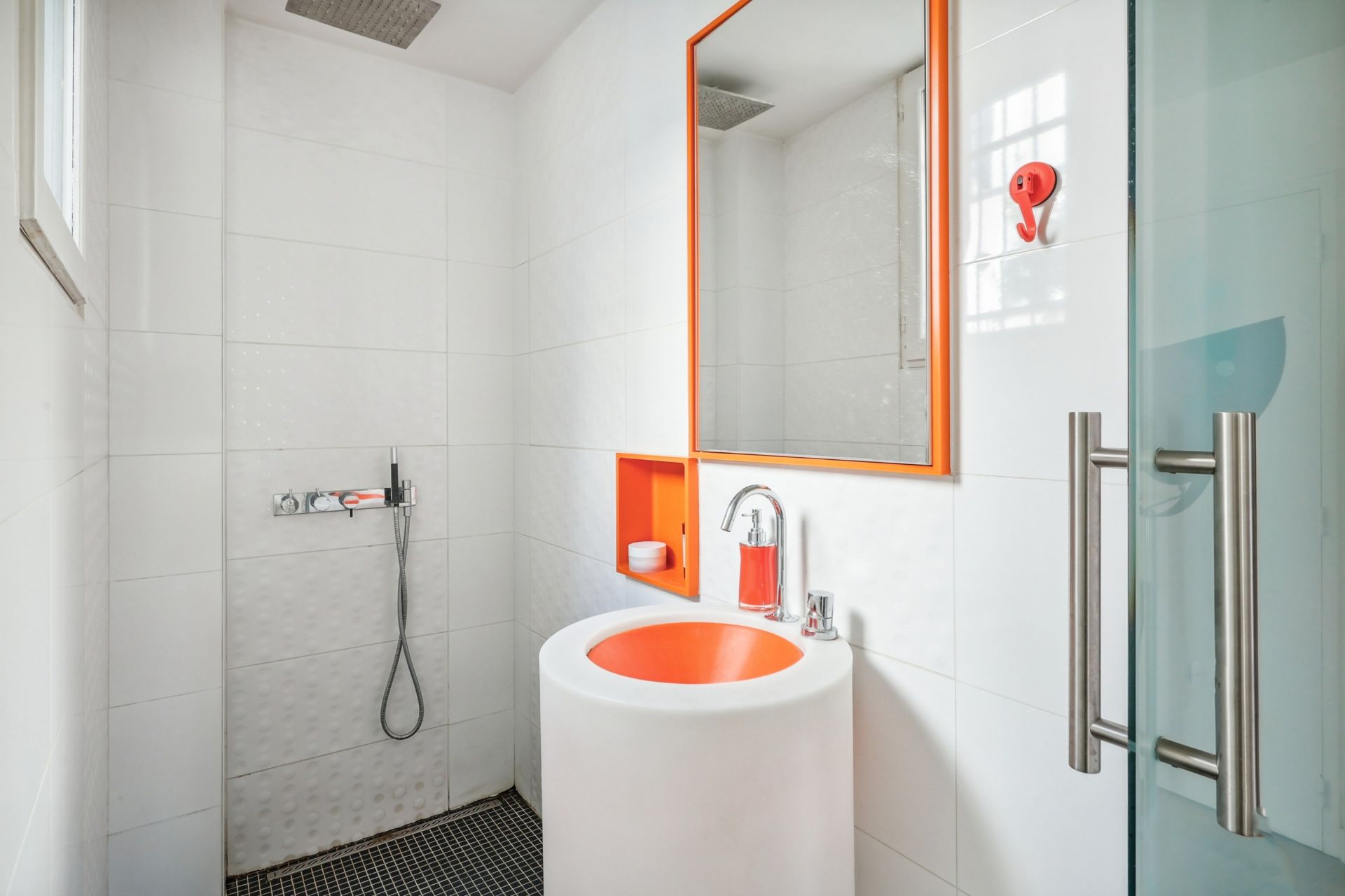 luxury house 6 Rooms for sale on PARIS (75018)