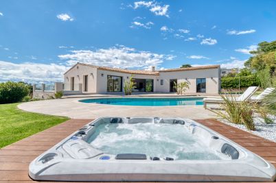 Sale Luxury villa Vallauris 8 Rooms 400 m²