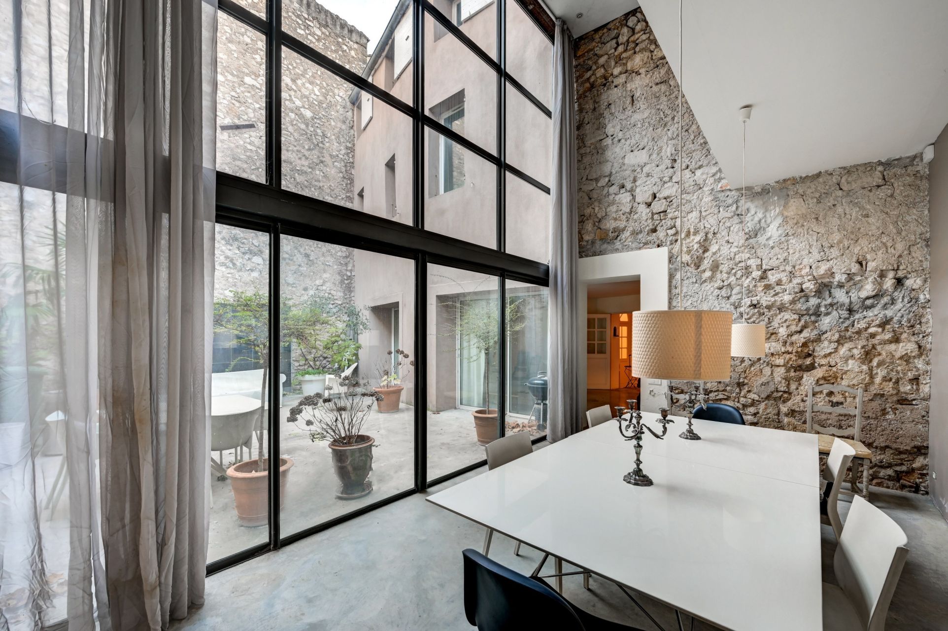 luxury house 10 Rooms for sale on AIX EN PROVENCE (13100)
