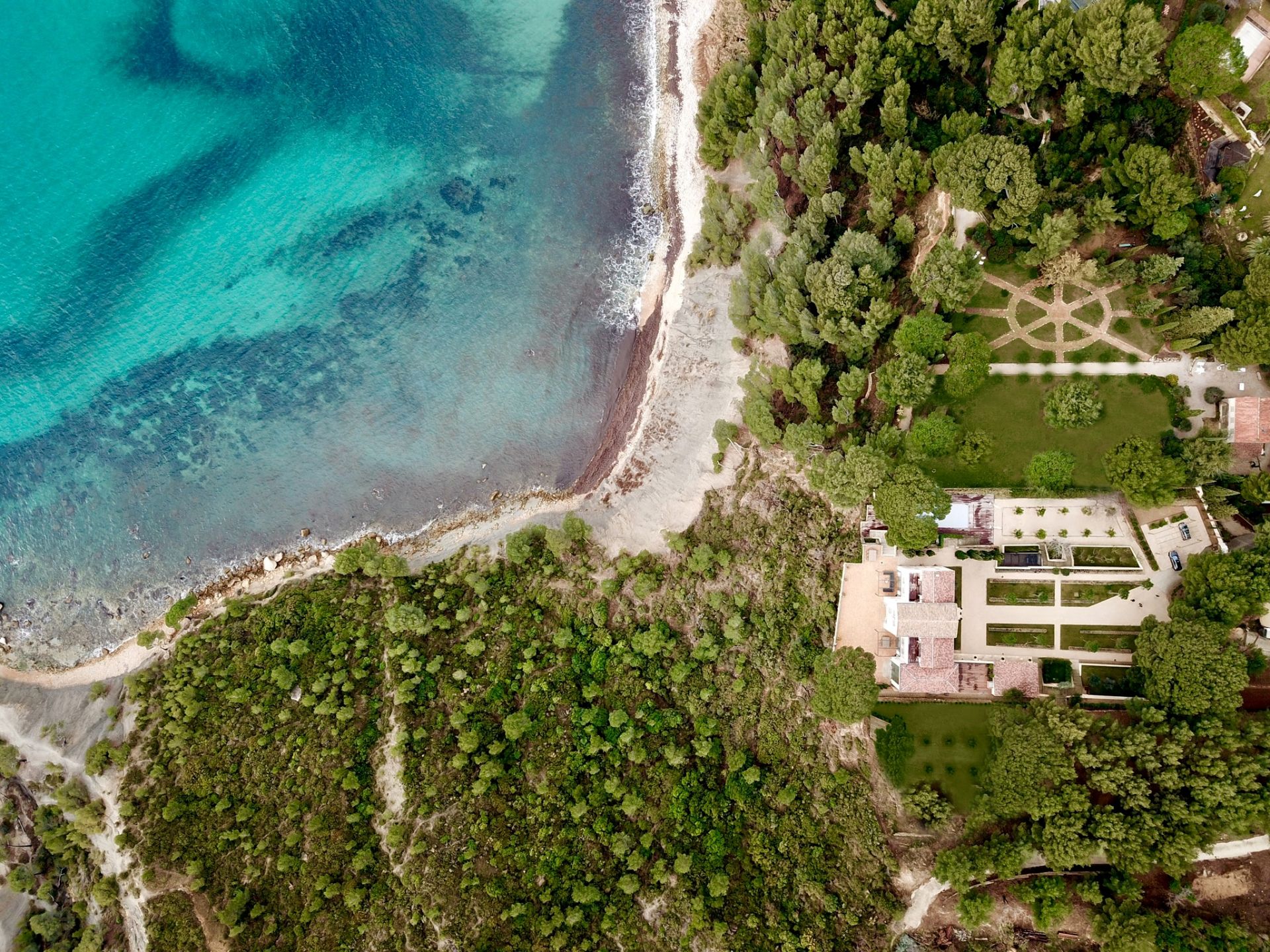 luxury property 15 Rooms for seasonal rent on CASSIS (13260)