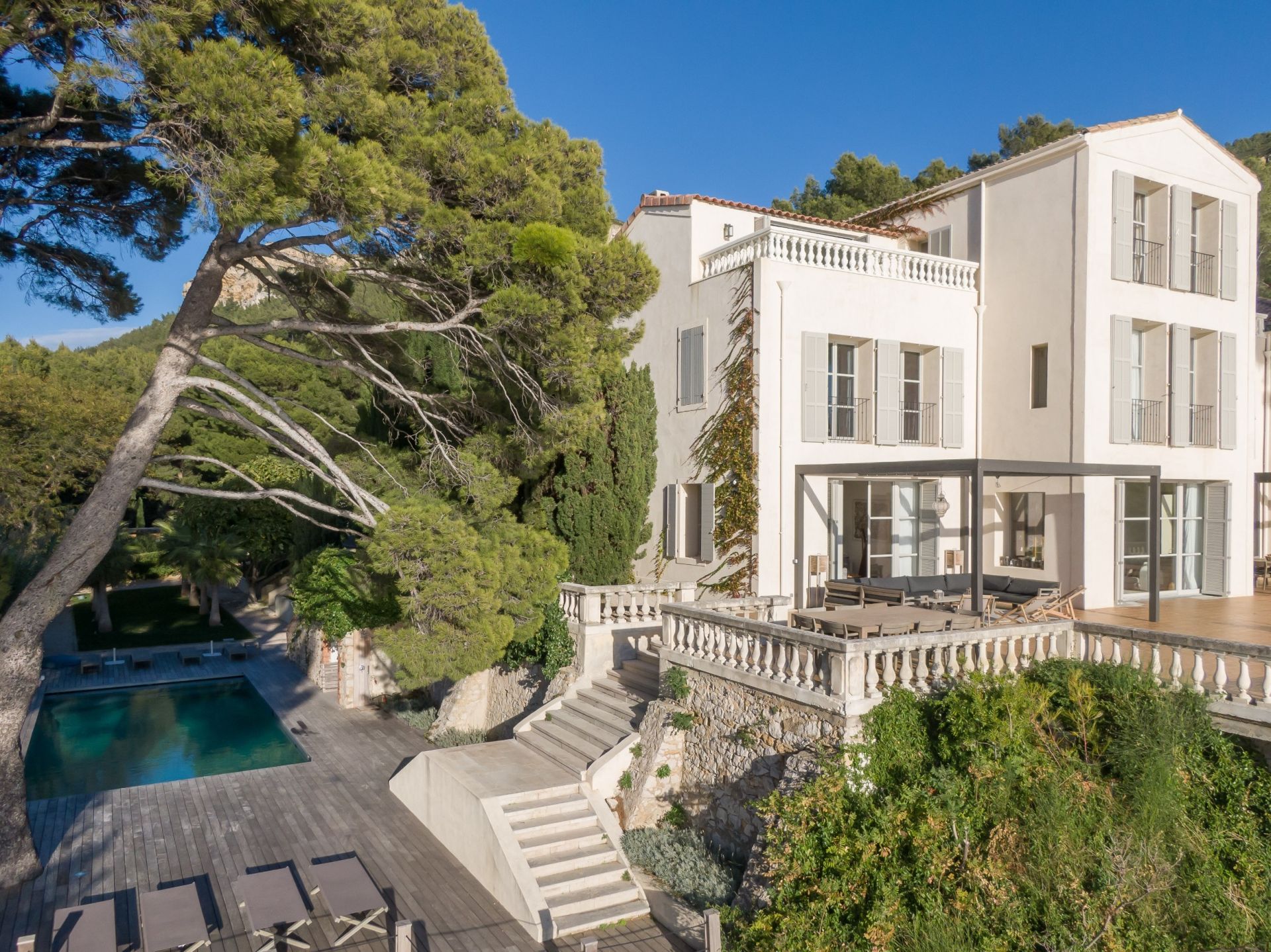 propriété de luxe 15 Pièces en location saisonnière sur CASSIS (13260)