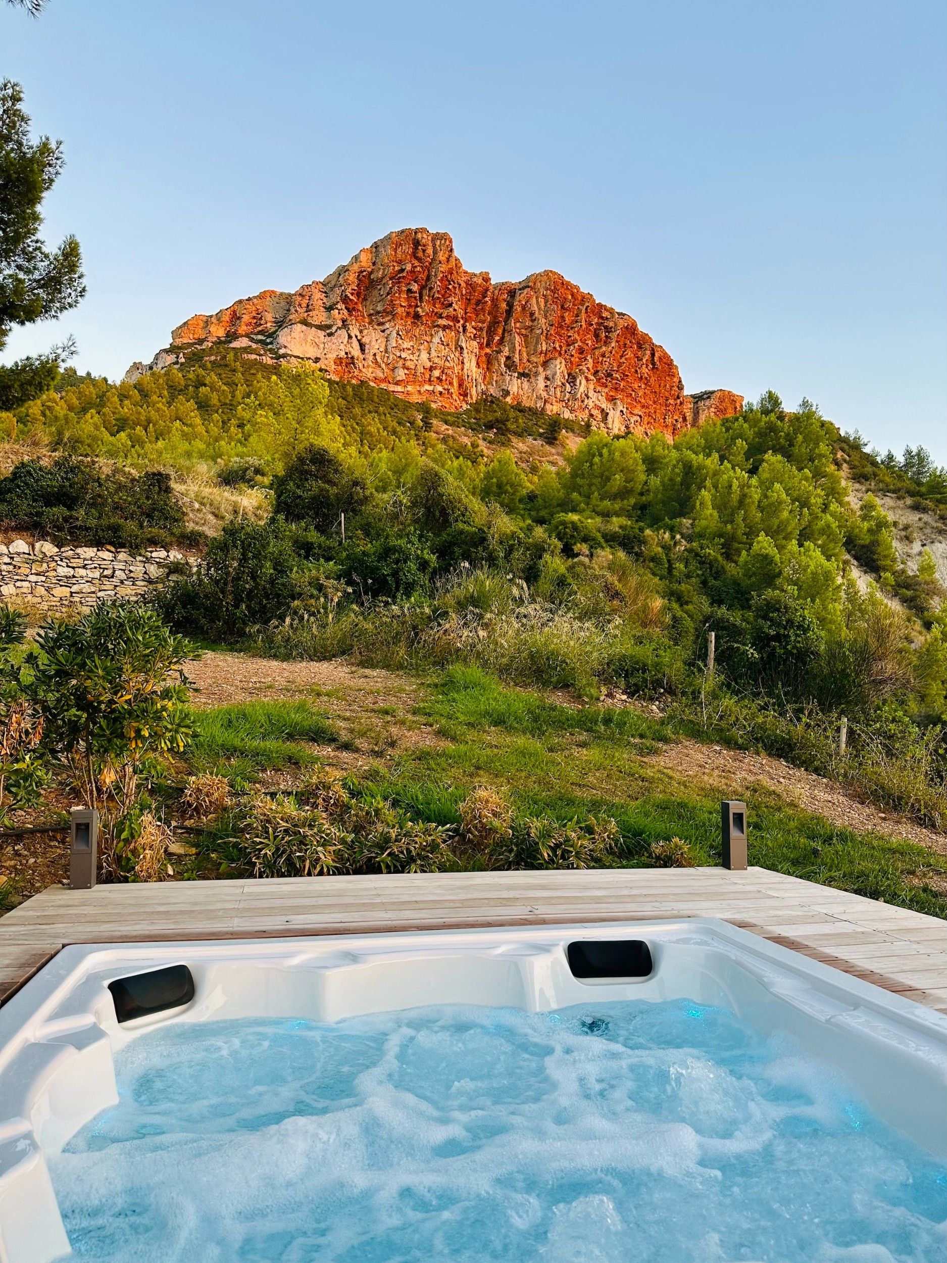 luxury property 15 Rooms for seasonal rent on CASSIS (13260)