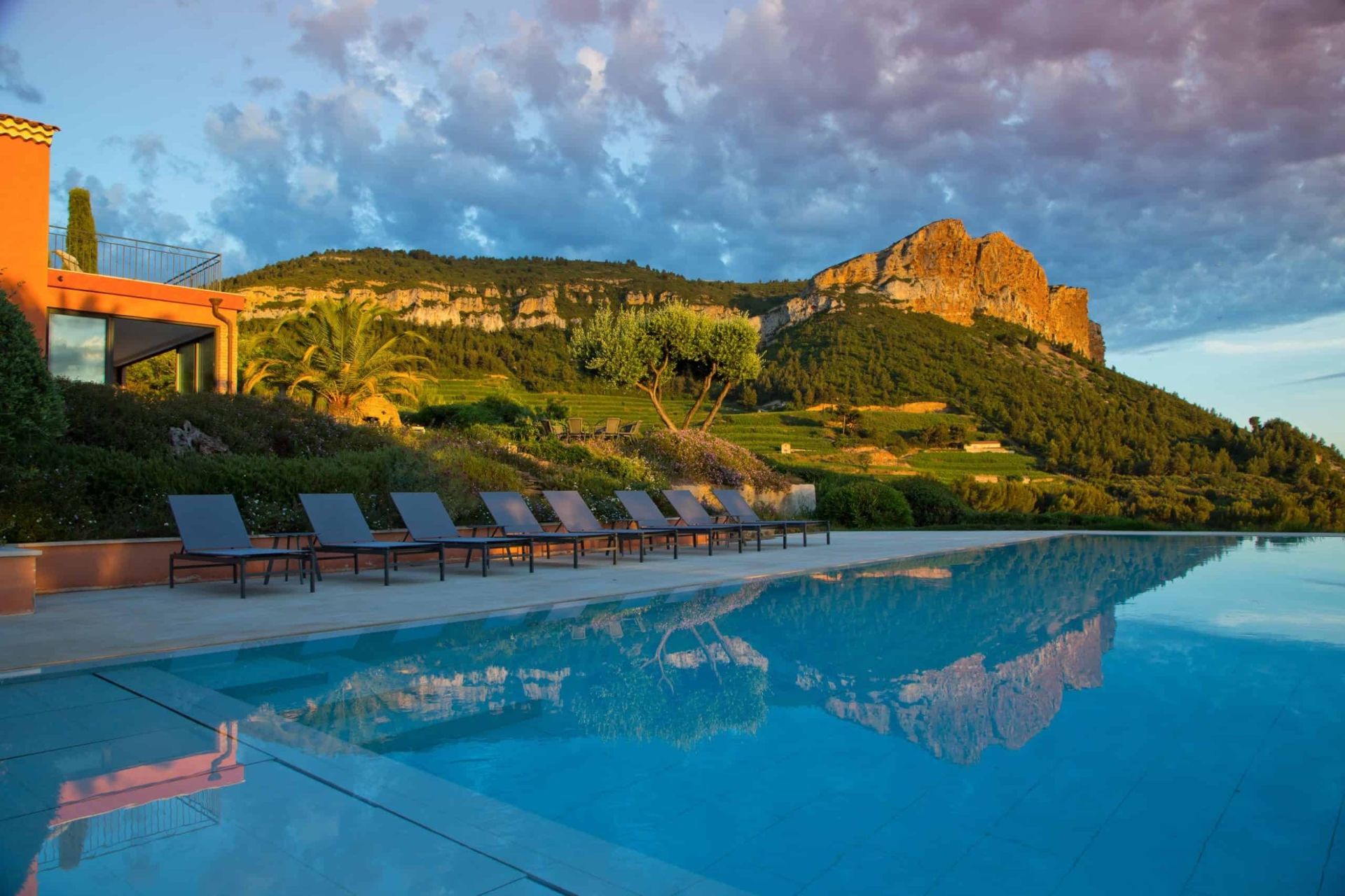 luxury farmhouse 7 Rooms for seasonal rent on CASSIS (13260)