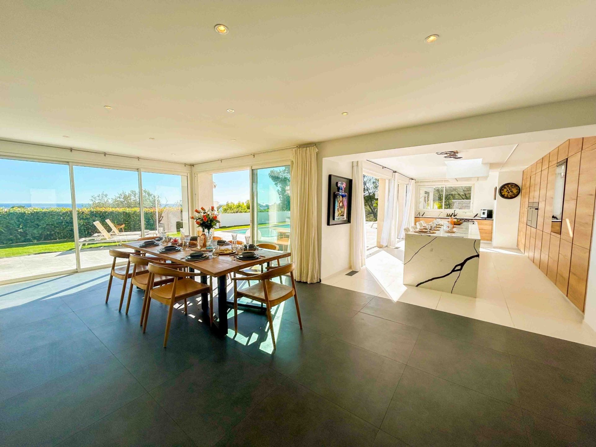 architect's house 9 Rooms for seasonal rent on SANARY SUR MER (83110)