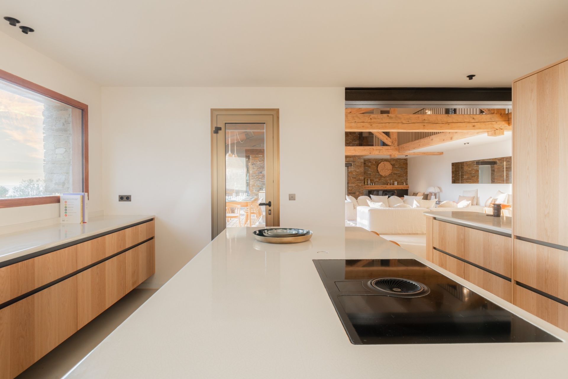 luxury house 6 Rooms for seasonal rent on BORMES LES MIMOSAS (83230)