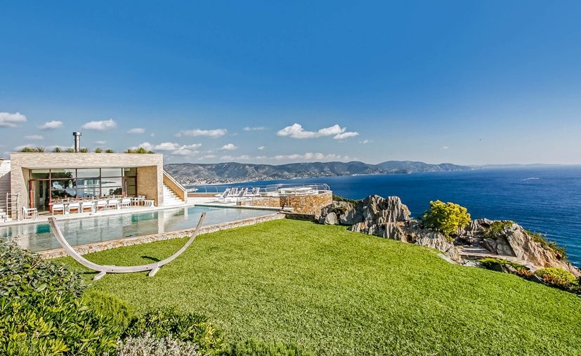 luxury villa 10 Rooms for seasonal rent on BORMES LES MIMOSAS (83230)