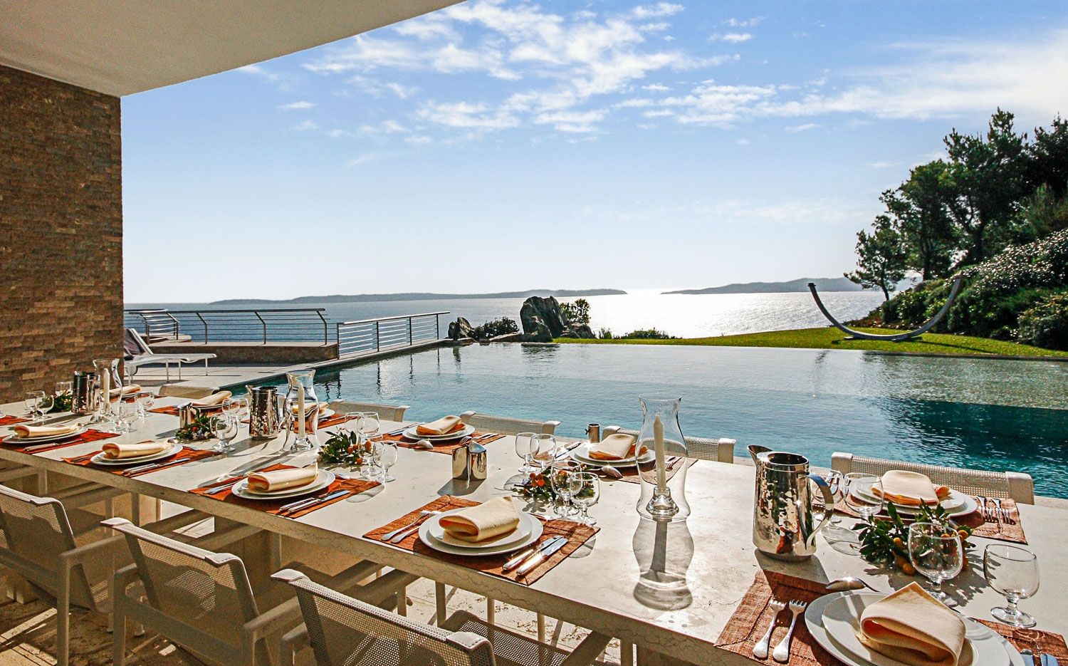 luxury villa 10 Rooms for seasonal rent on BORMES LES MIMOSAS (83230)