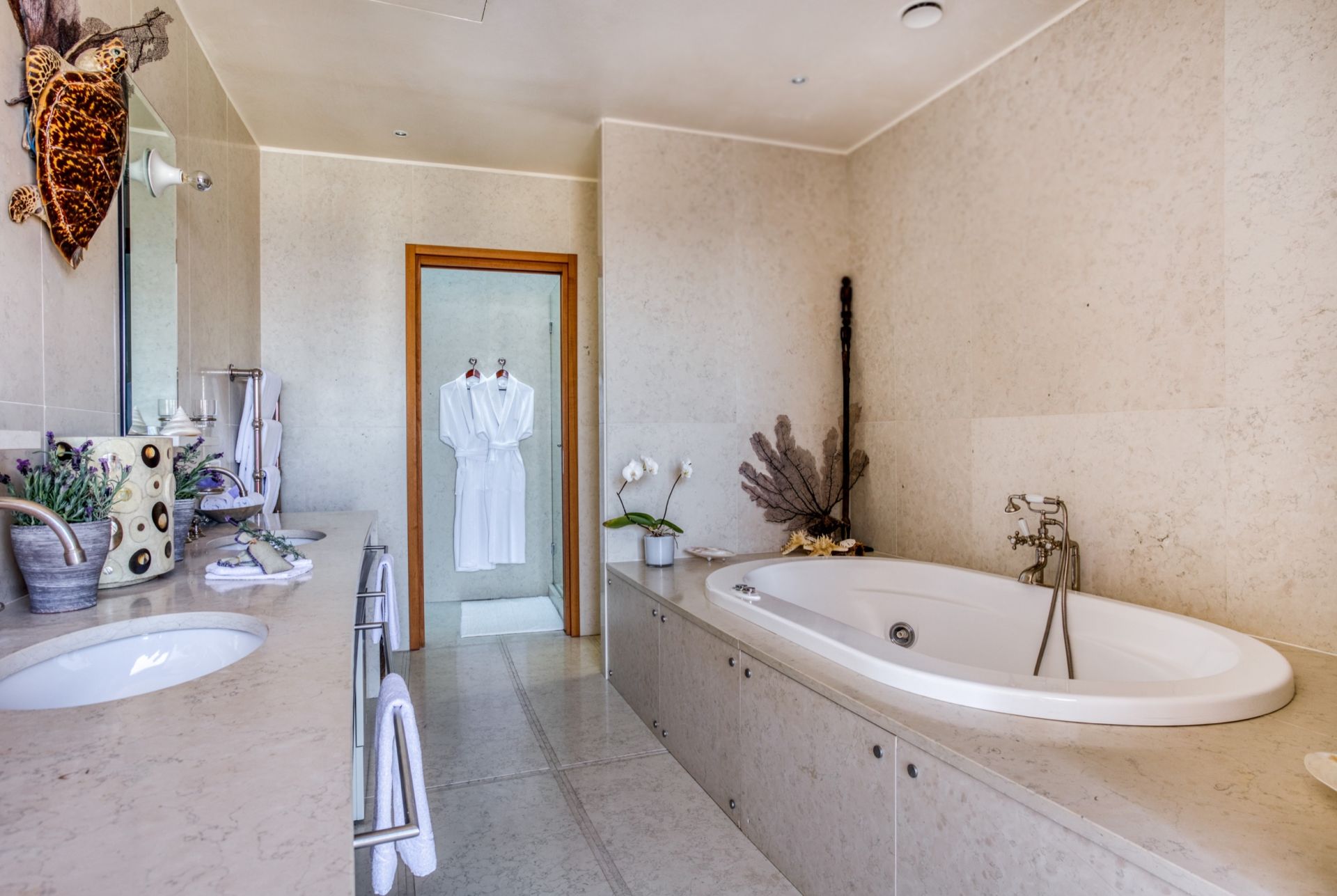 luxury villa 10 Rooms for seasonal rent on BORMES LES MIMOSAS (83230)
