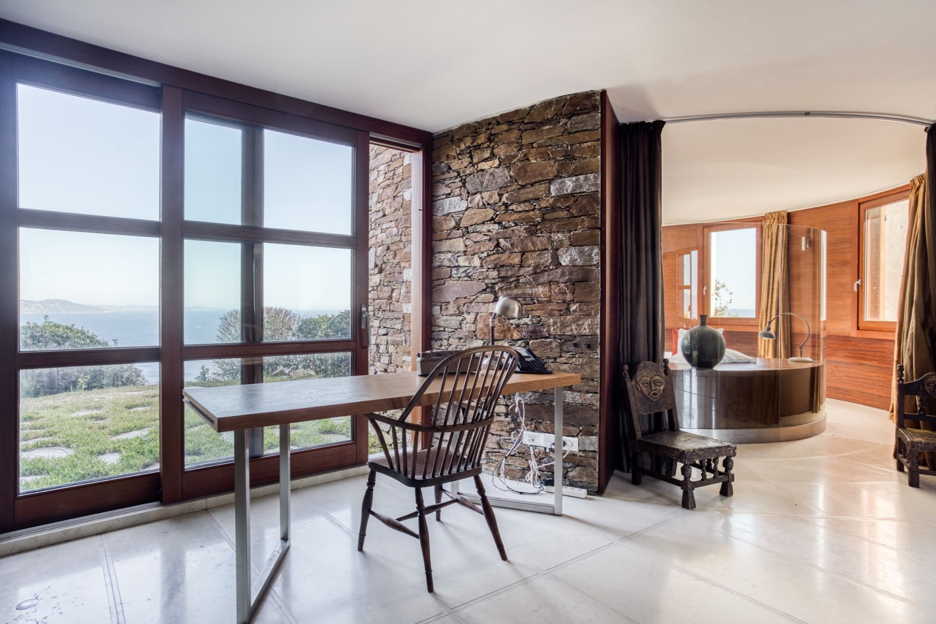 luxury villa 10 Rooms for seasonal rent on BORMES LES MIMOSAS (83230)