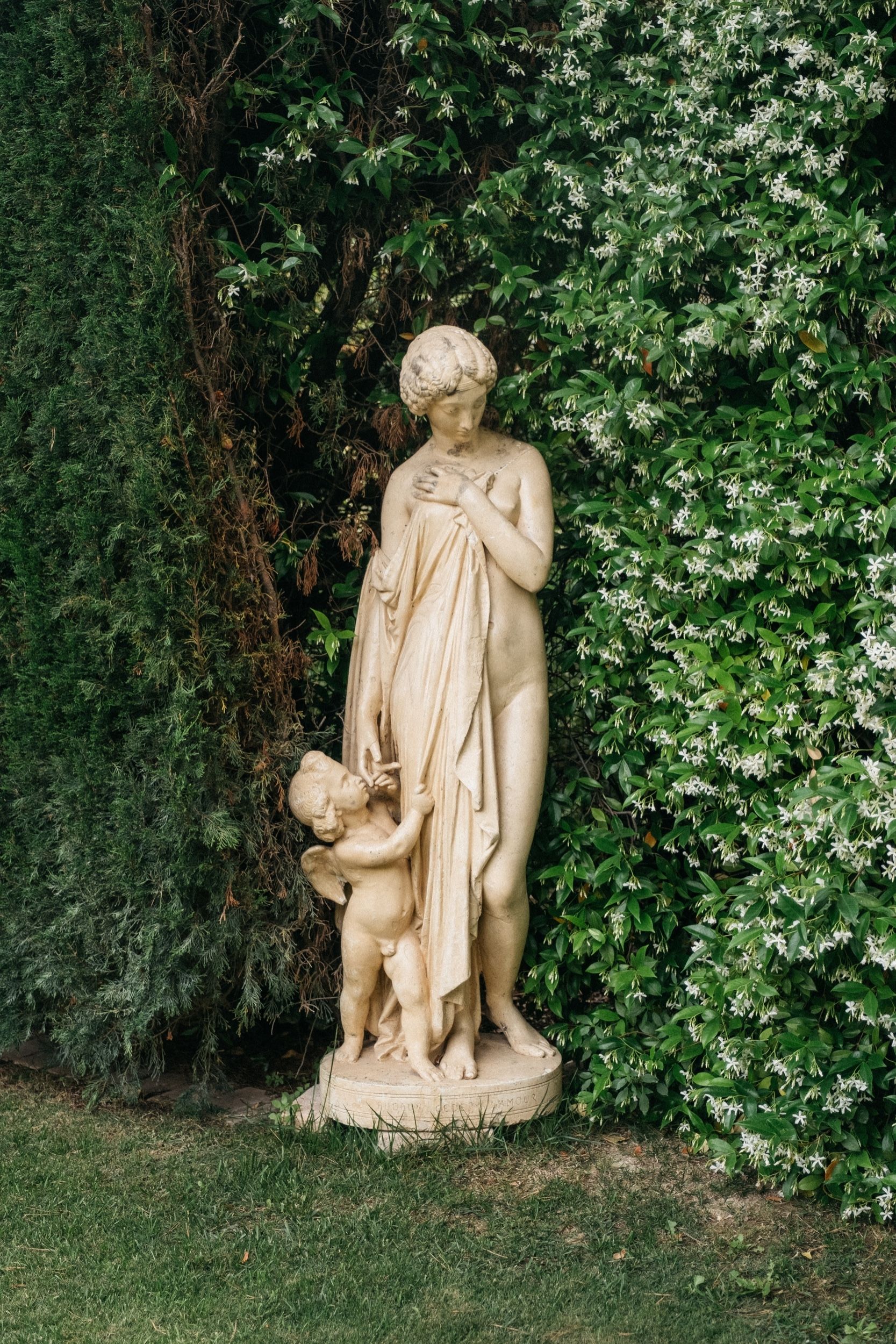 château 28 Pièces en location saisonnière sur LE PRADET (83220)