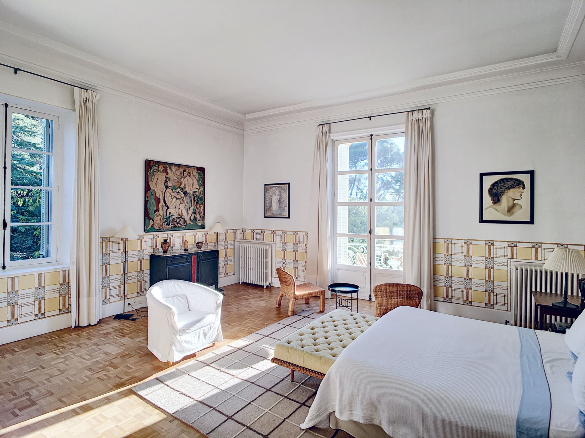 château 28 Pièces en location saisonnière sur LE PRADET (83220)