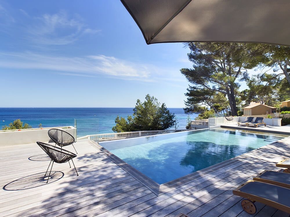 mansion 6 Rooms for seasonal rent on LA SEYNE SUR MER (83500)