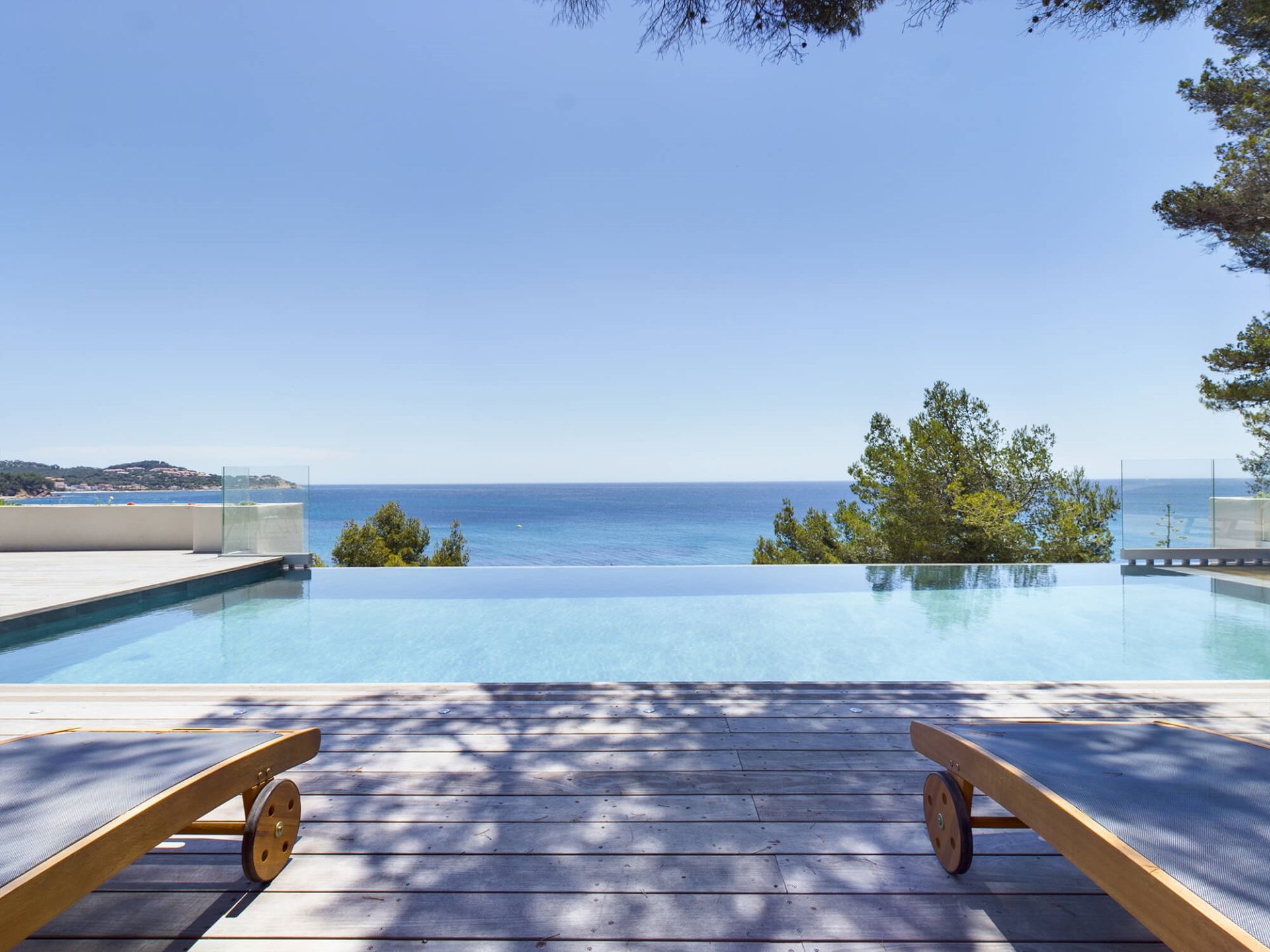 mansion 6 Rooms for seasonal rent on LA SEYNE SUR MER (83500)