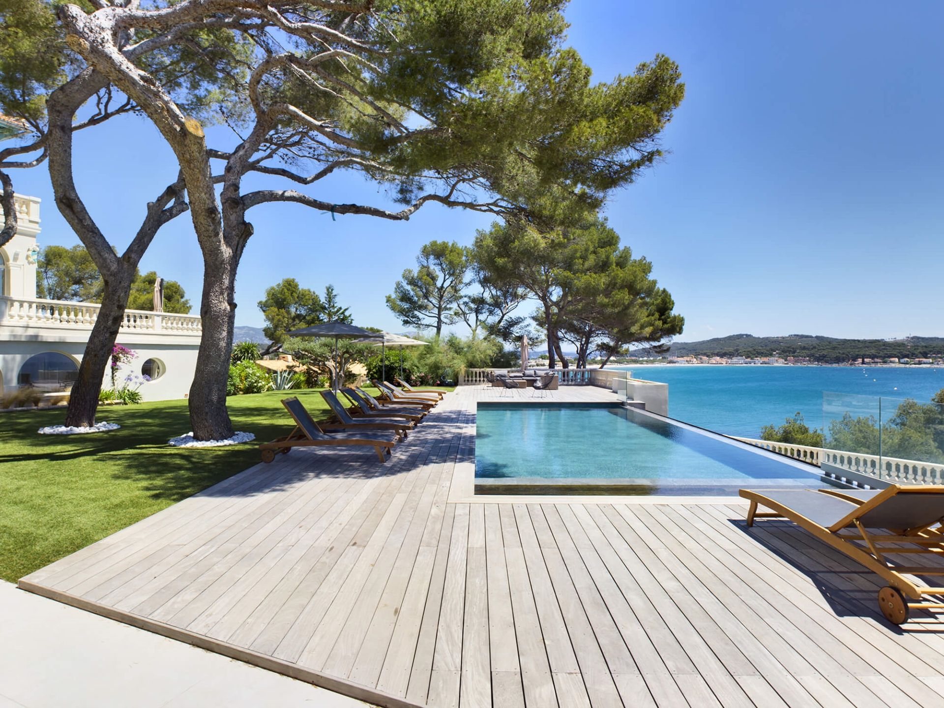 maison bourgeoise 6 Pièces en location saisonnière sur LA SEYNE SUR MER (83500)